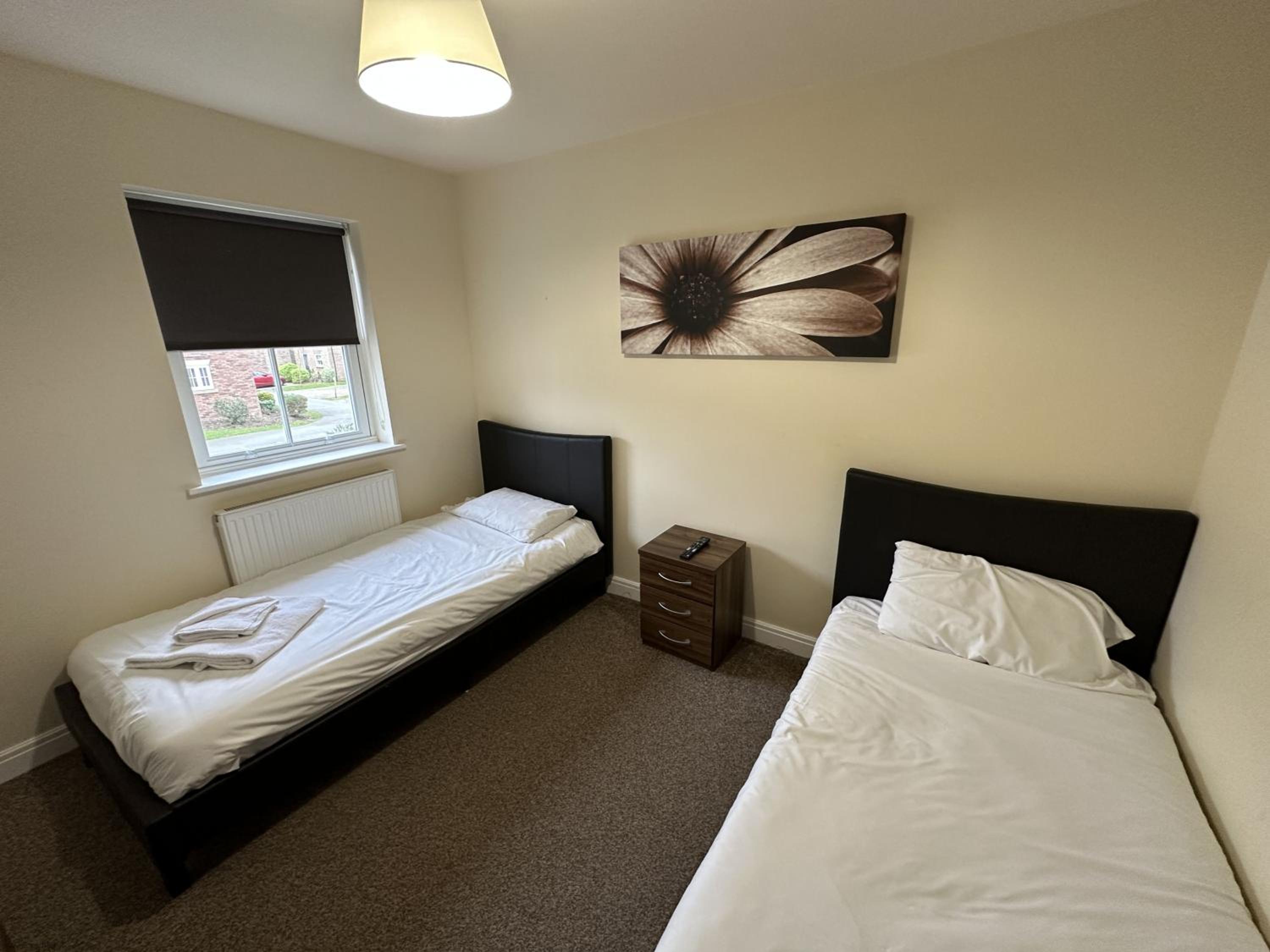Bay Shores - 2 cottages 2 minutes apart - Part of the The Bay Filey Holiday Village with pool, gym and direct beach access, pub, restaurant, tennis and mea