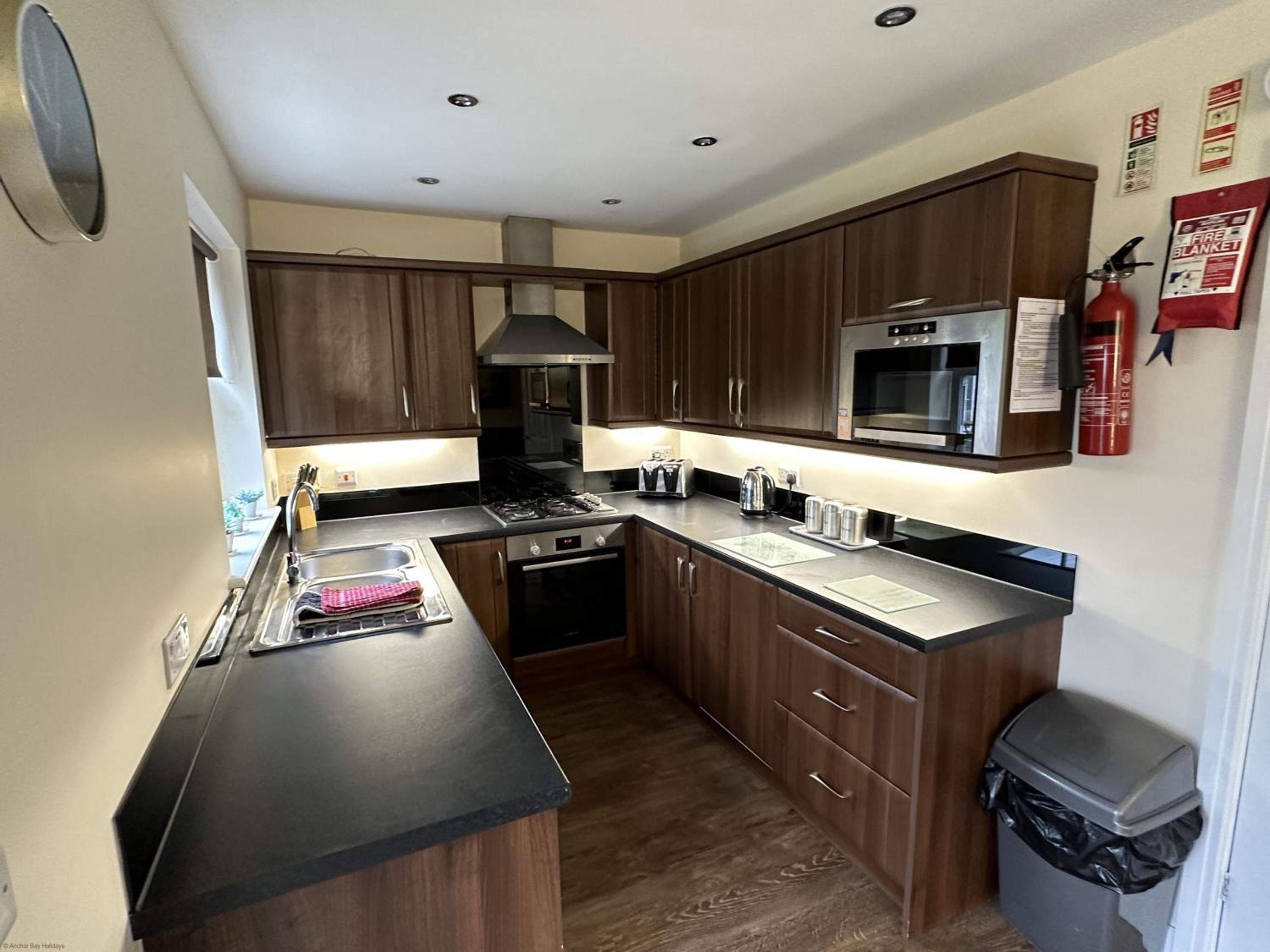 Bay Shores - 2 cottages 2 minutes apart - Part of the The Bay Filey Holiday Village with pool, gym and direct beach access, pub, restaurant, tennis and mea