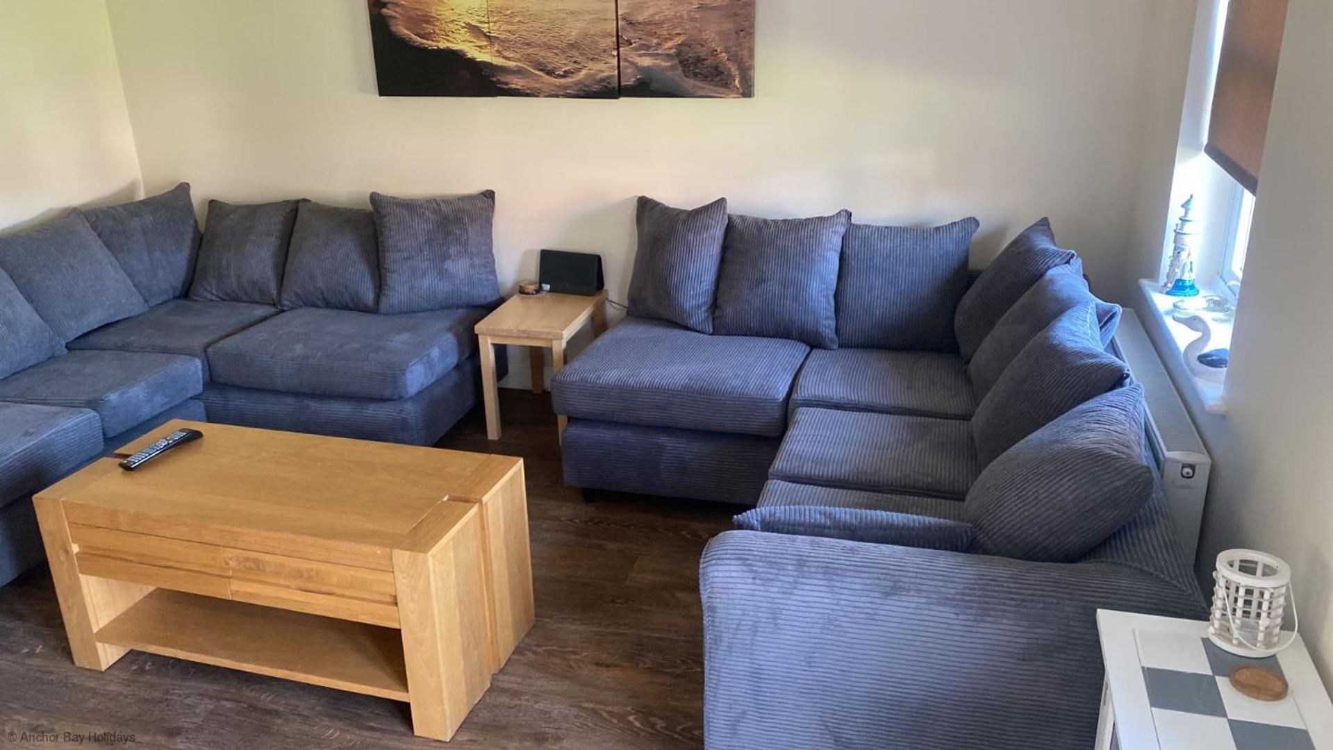Bay Shores - 2 cottages 2 minutes apart - Part of the The Bay Filey Holiday Village with pool, gym and direct beach access, pub, restaurant, tennis and mea