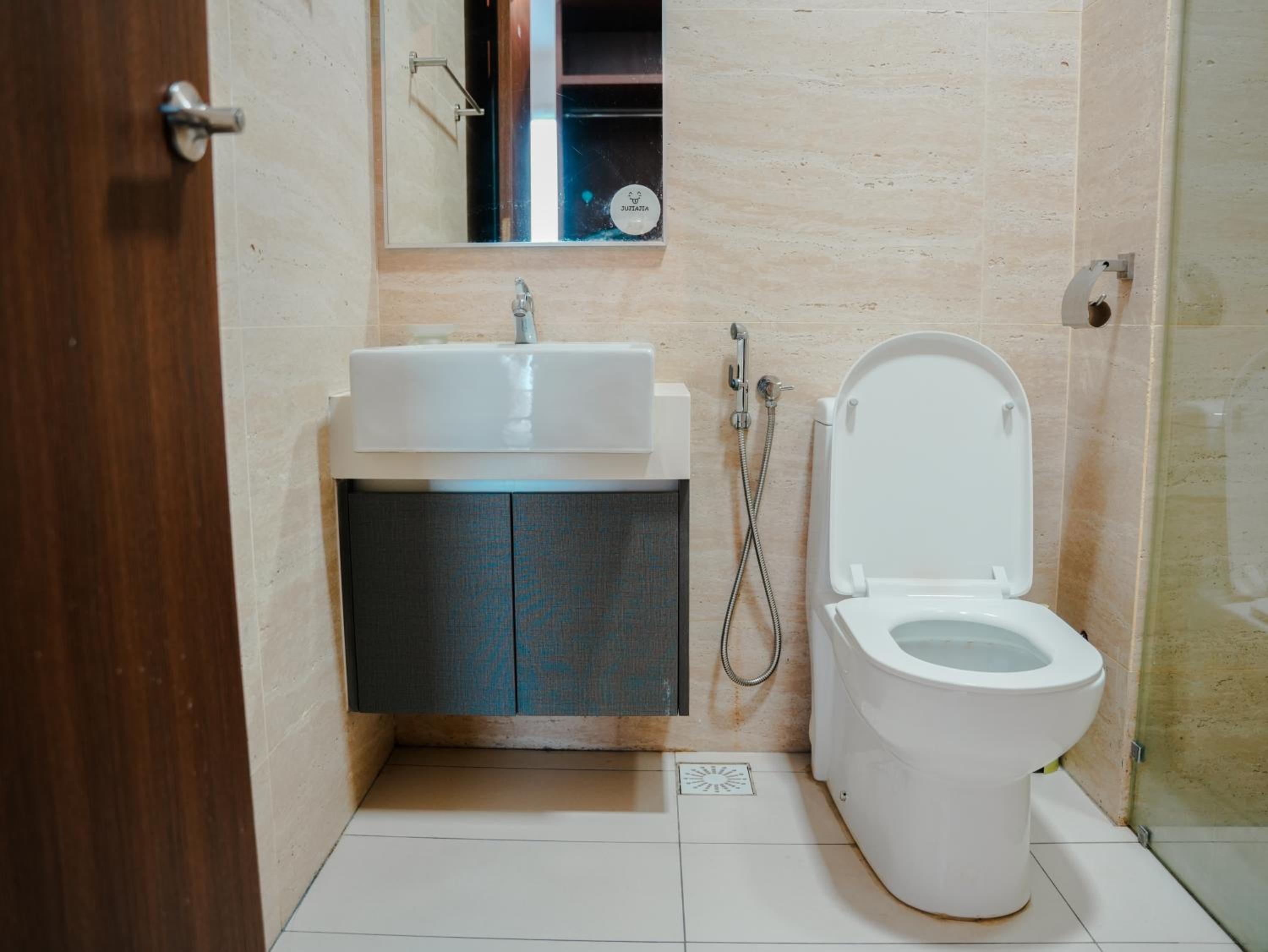 CresentBay Muji 2BR nr Midvalley by Unique Home