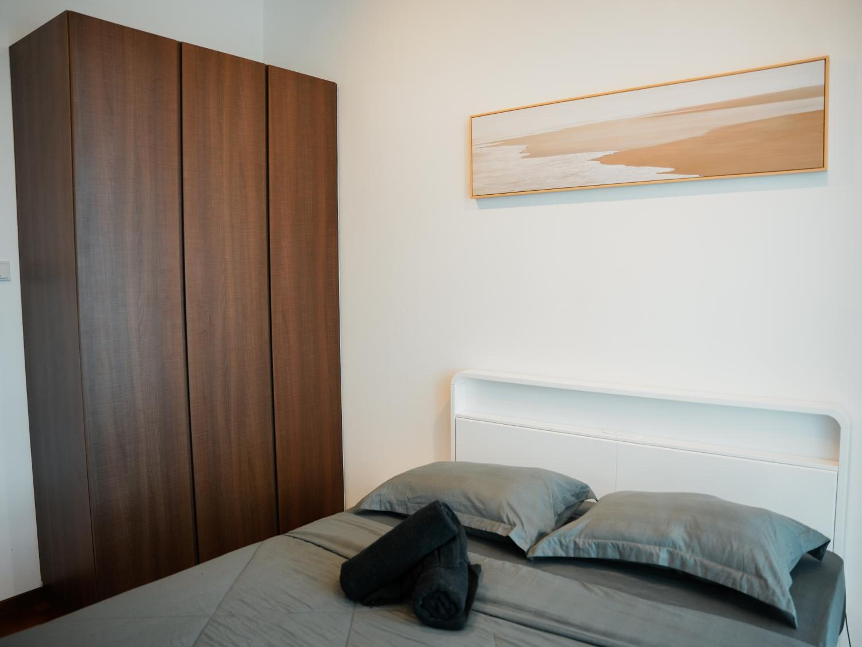 CresentBay Muji 2BR nr Midvalley by Unique Home