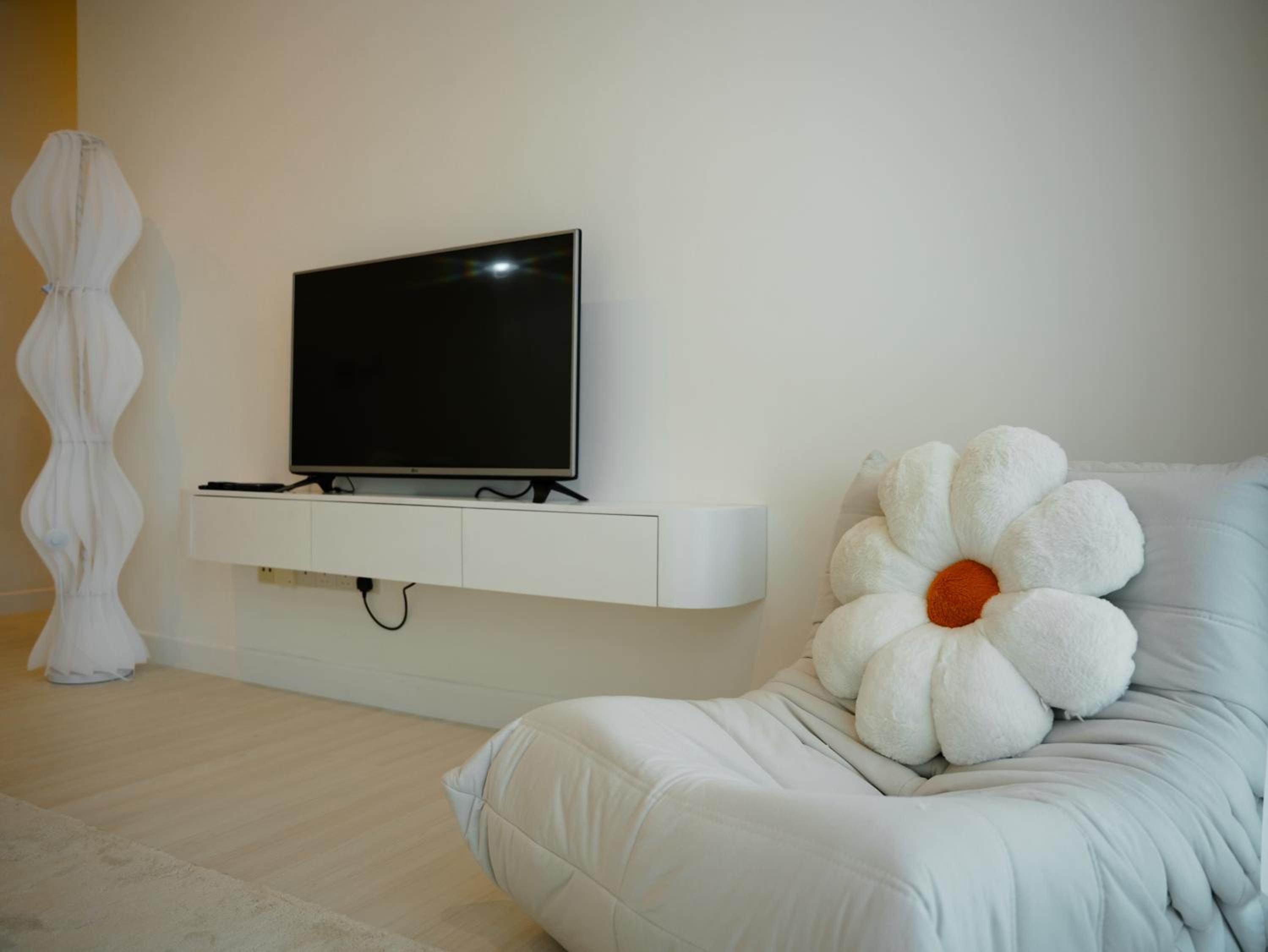 CresentBay Muji 2BR nr Midvalley by Unique Home