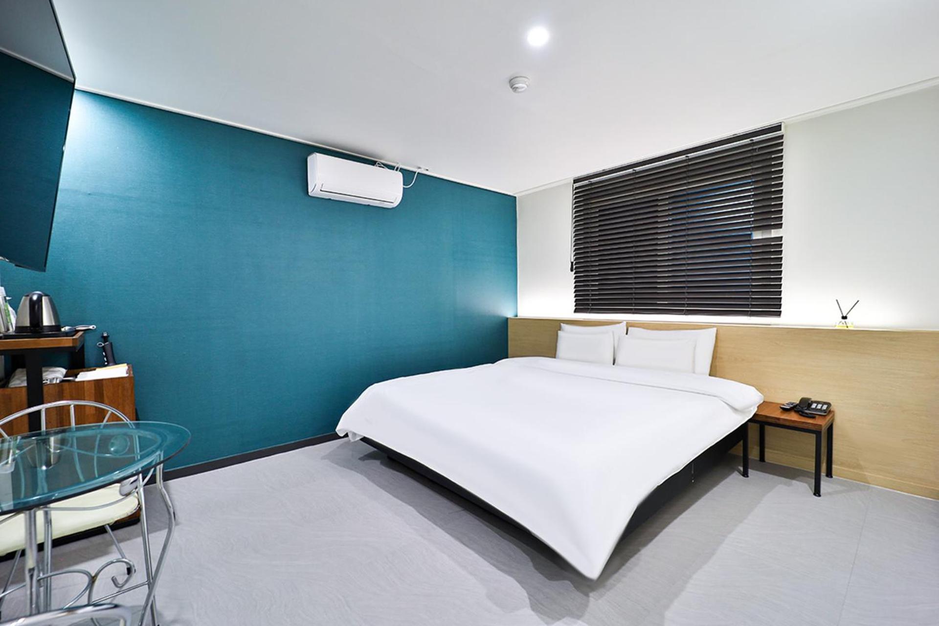 Calm Rest Hotel Busan Sasang