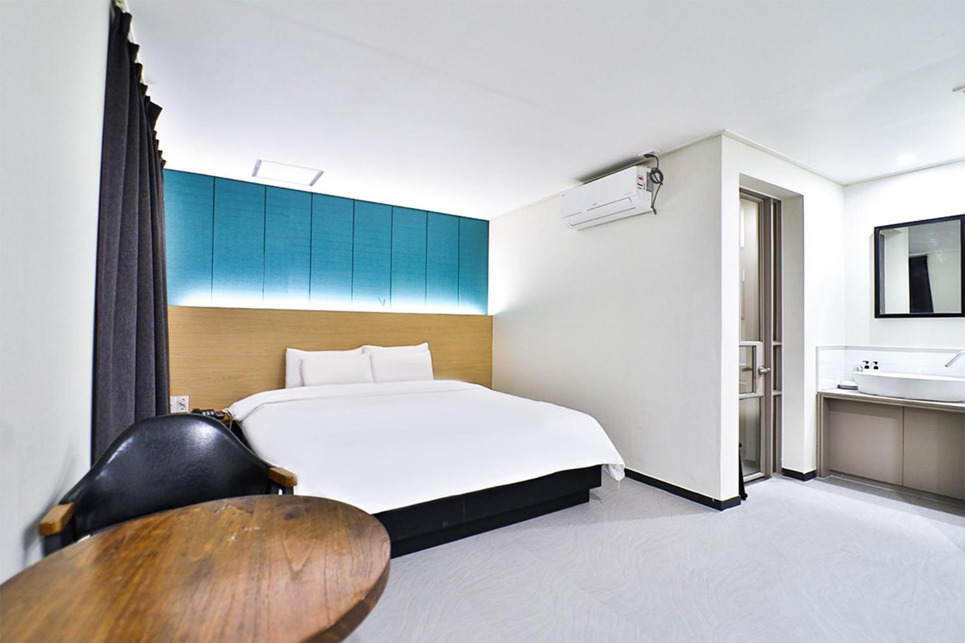 Calm Rest Hotel Busan Sasang
