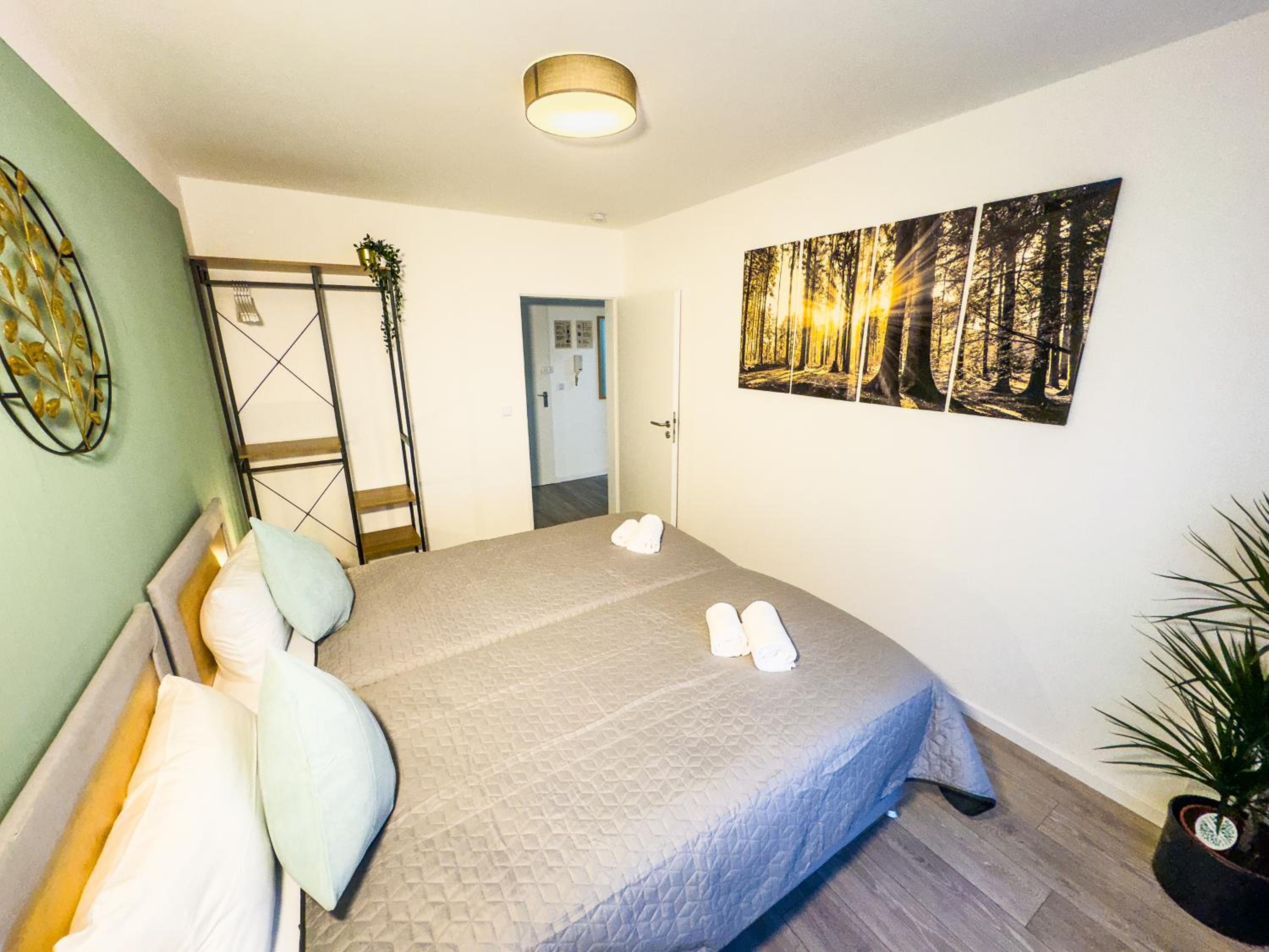ImmoStay #6 - Ferienhaus mit 2 Ferienwohnungen für 8 Personen - WiFi, TV