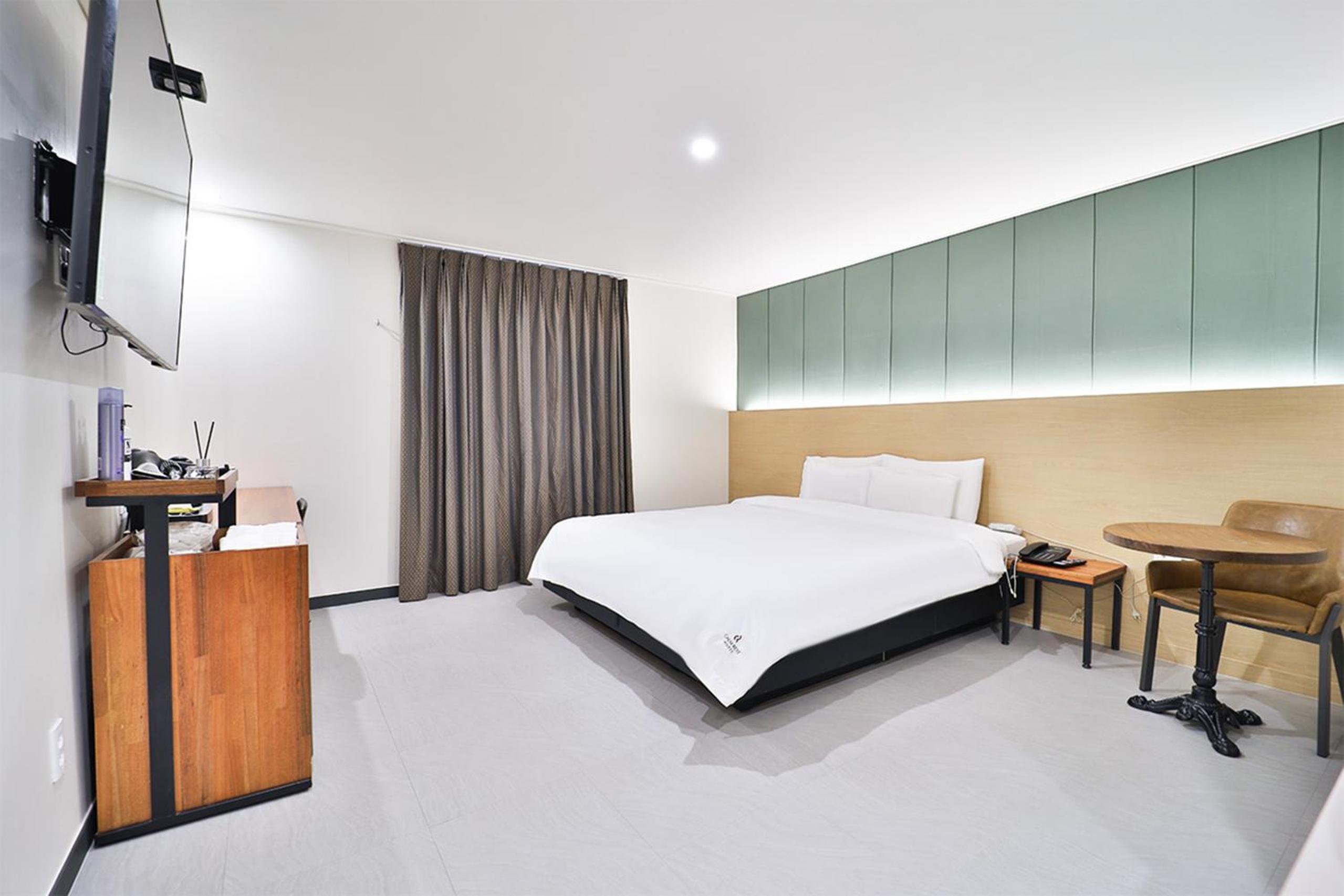 Calm Rest Hotel Busan Sasang