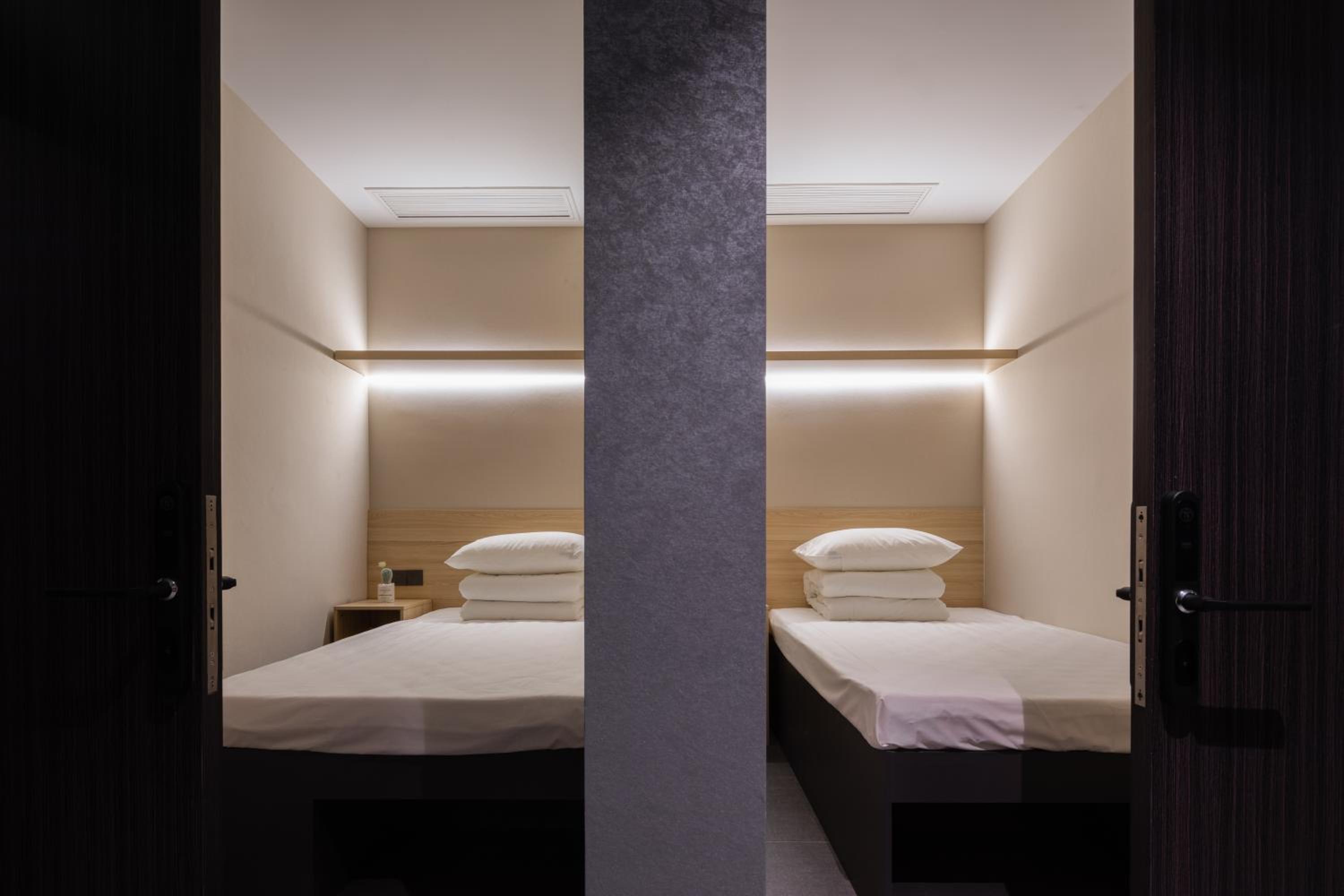 Hangzhou Desti Youth Hostel West Lake-24H Reception& English Service& Cafe& Bar& Luggage Storage& Large Public Area
