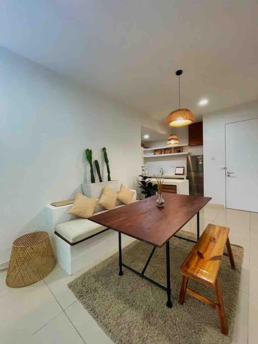 Home Cinema, Karaoke, Swimming Pool, near KLCC