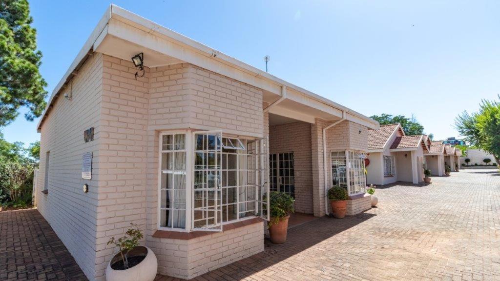 Plumtree Lodge