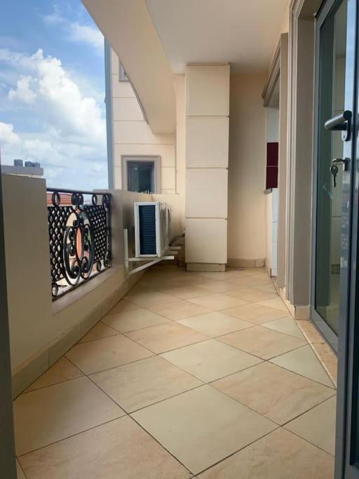 Magnifique 2P près de Touristique voyage Elig-Essono Yaounde, wifi groupe électrogène et parking