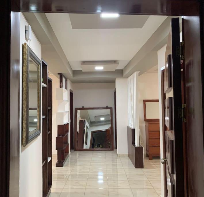 Magnifique 2P près de Touristique voyage Elig-Essono Yaounde, wifi groupe électrogène et parking
