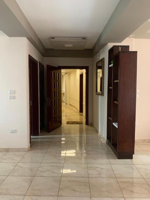 Magnifique 2P près de Touristique voyage Elig-Essono Yaounde, wifi groupe électrogène et parking