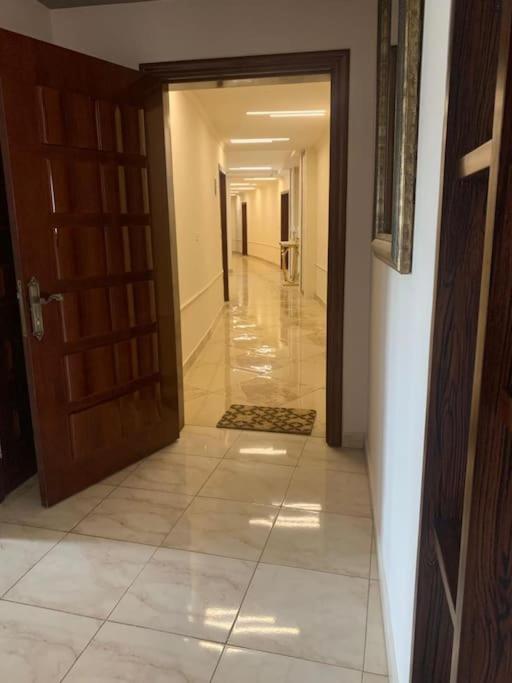 Magnifique 2P près de Touristique voyage Elig-Essono Yaounde, wifi groupe électrogène et parking