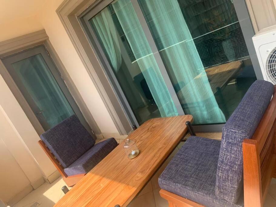 Magnifique 2P près de Touristique voyage Elig-Essono Yaounde, wifi groupe électrogène et parking