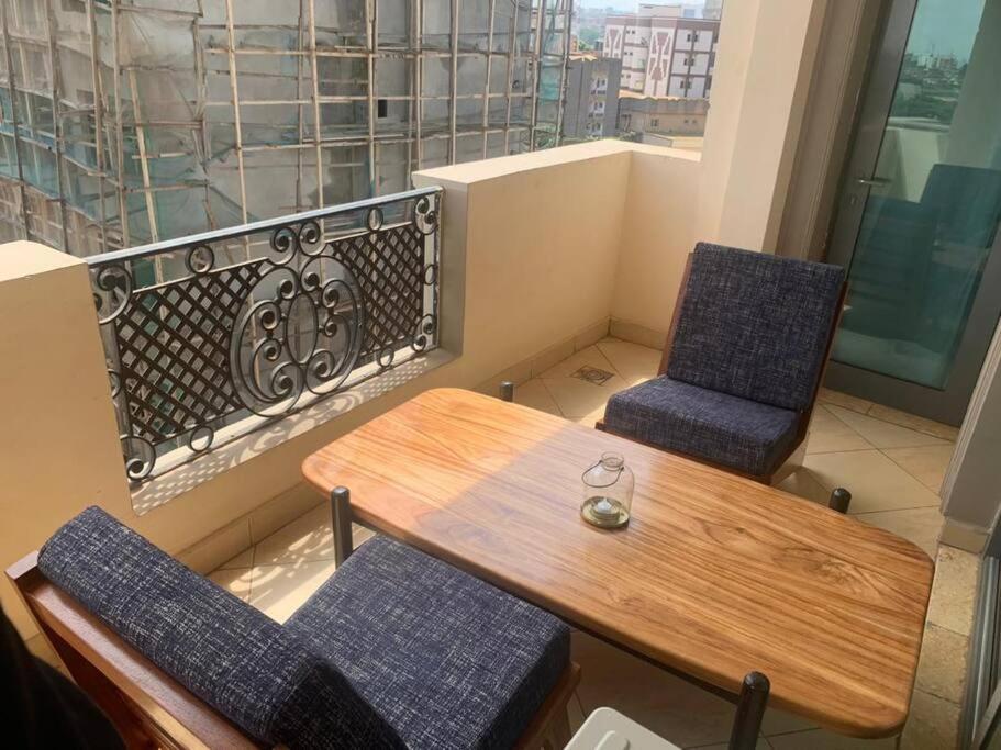 Magnifique 2P près de Touristique voyage Elig-Essono Yaounde, wifi groupe électrogène et parking