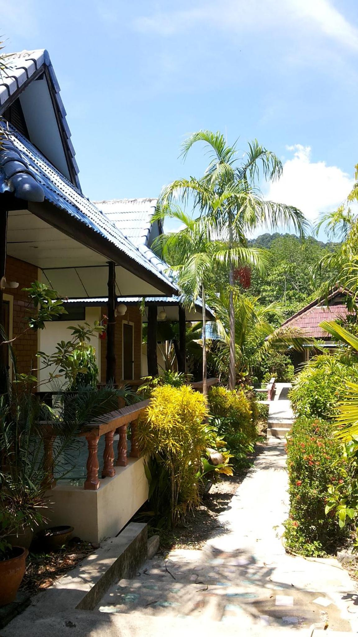Lovely Lanta Resort