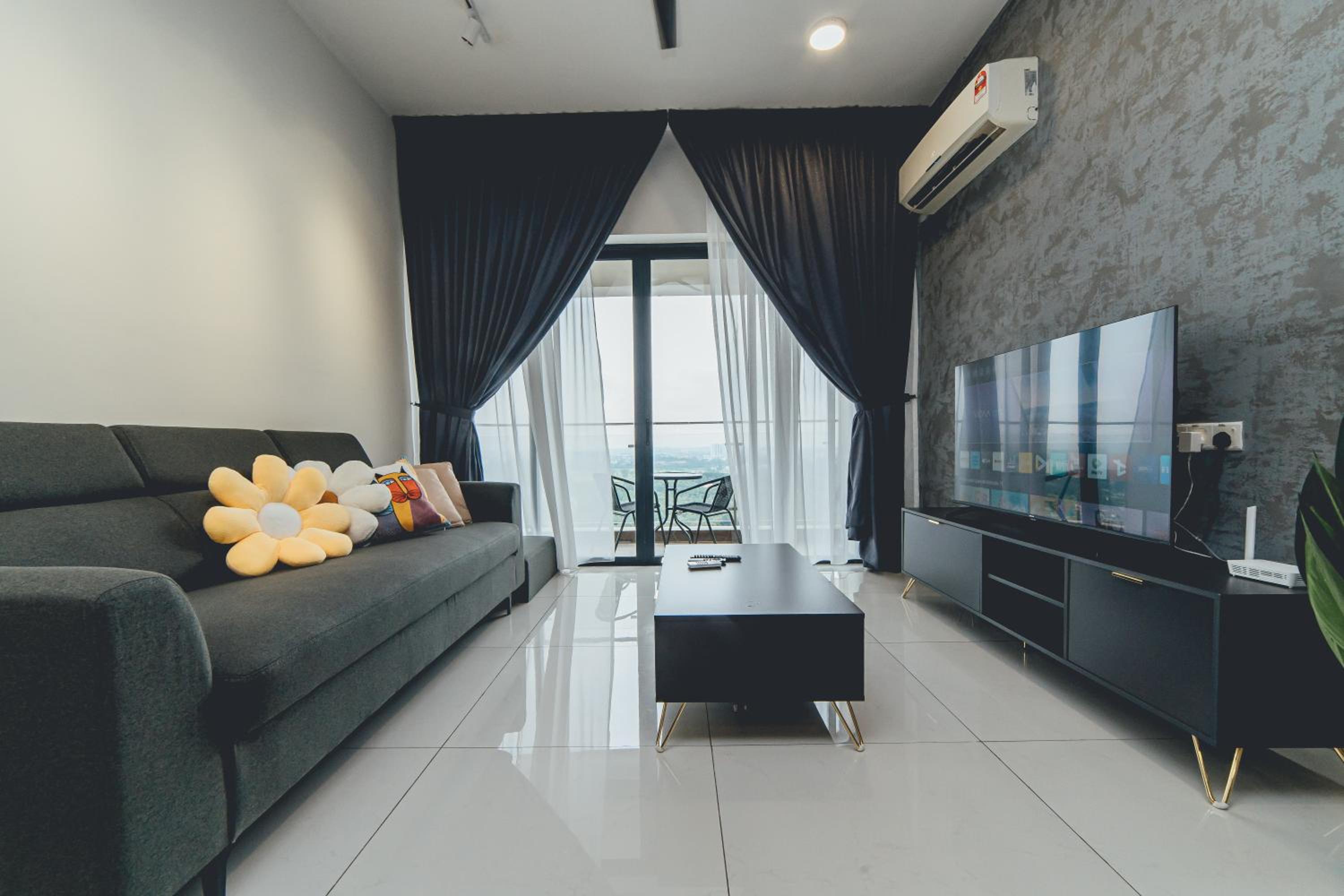 Tranquil Sea View Danga Bay 3BR 6pax by Our Stay