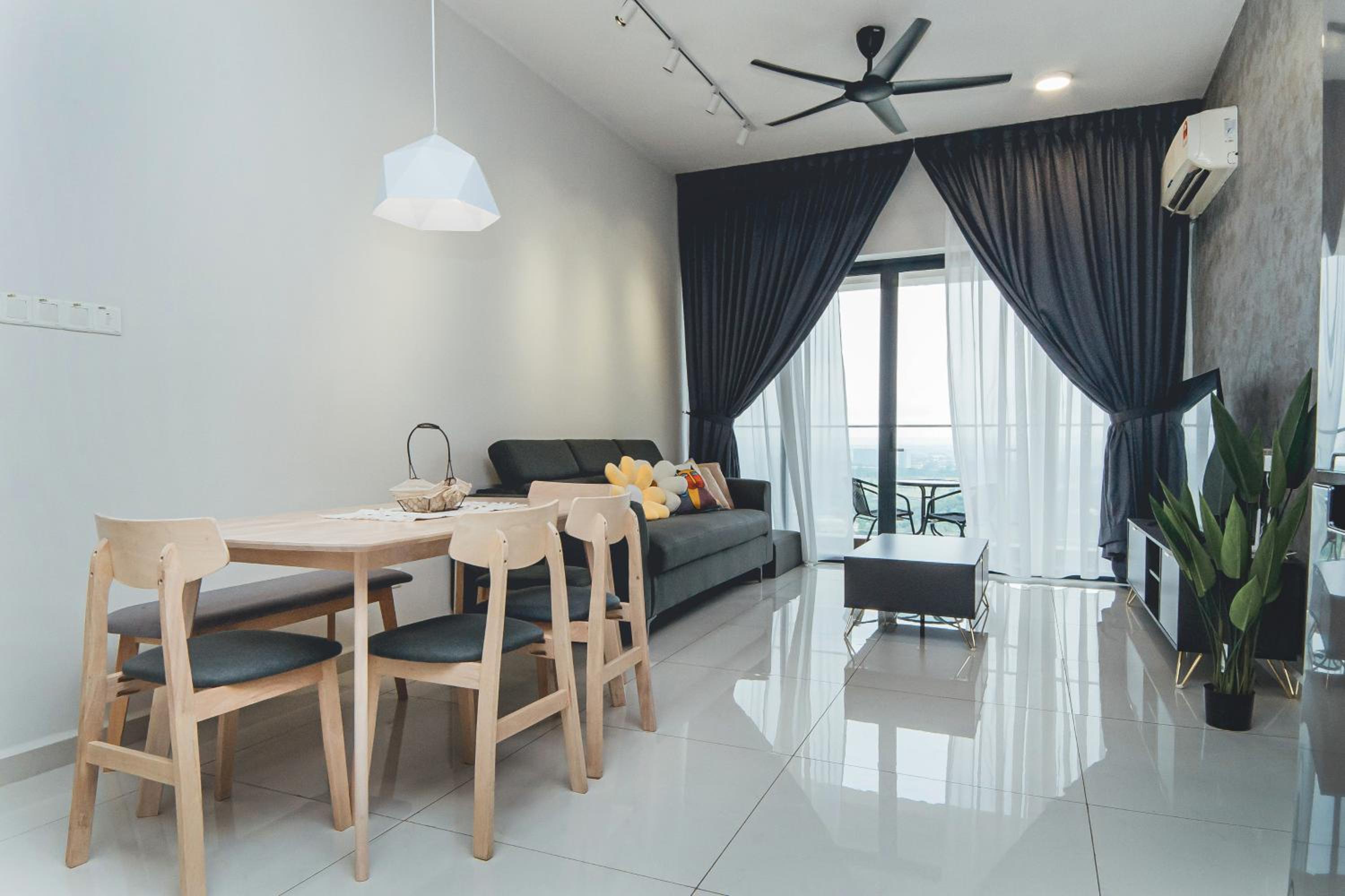 Tranquil Sea View Danga Bay 3BR 6pax by Our Stay