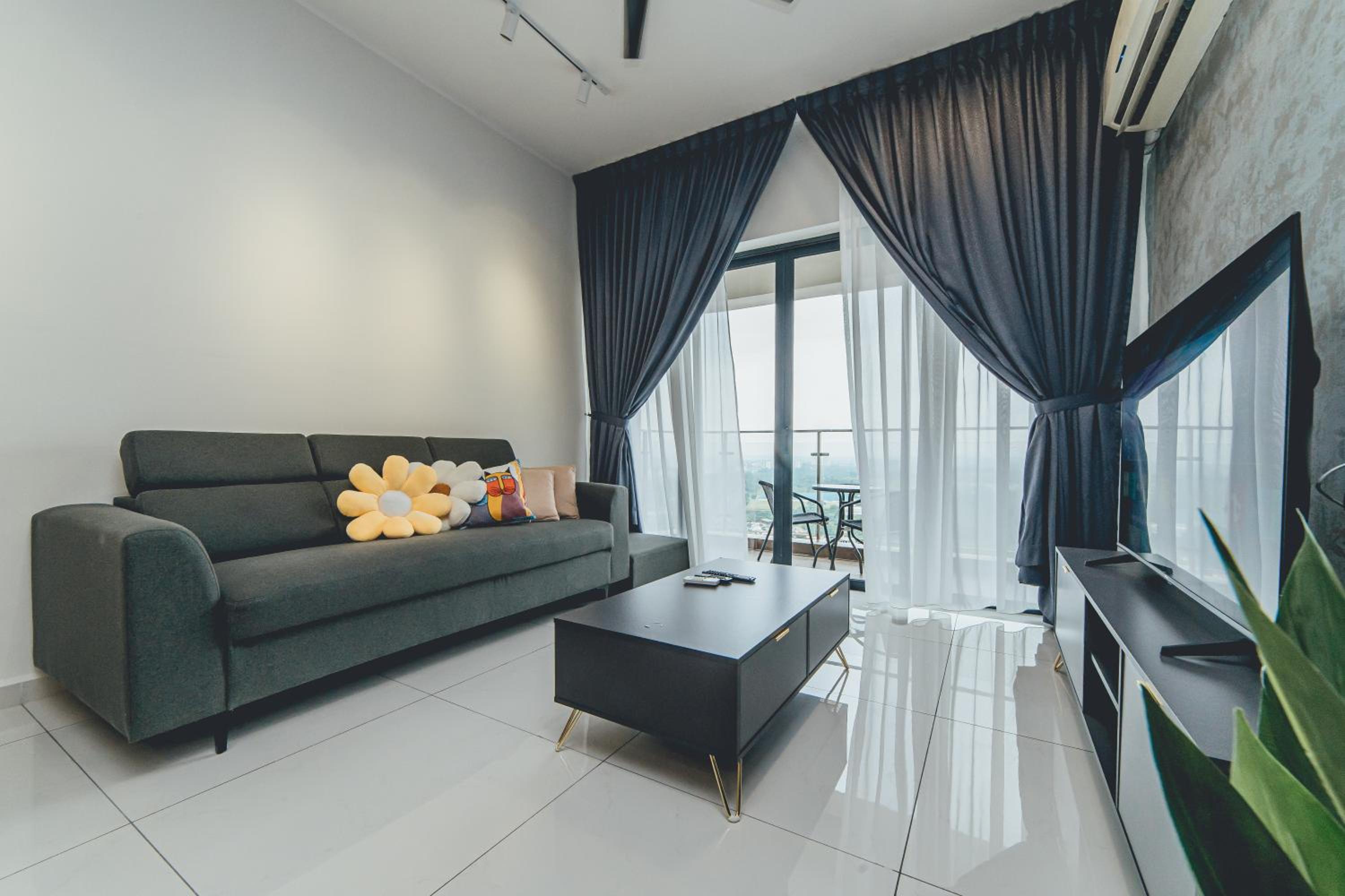 Tranquil Sea View Danga Bay 3BR 6pax by Our Stay