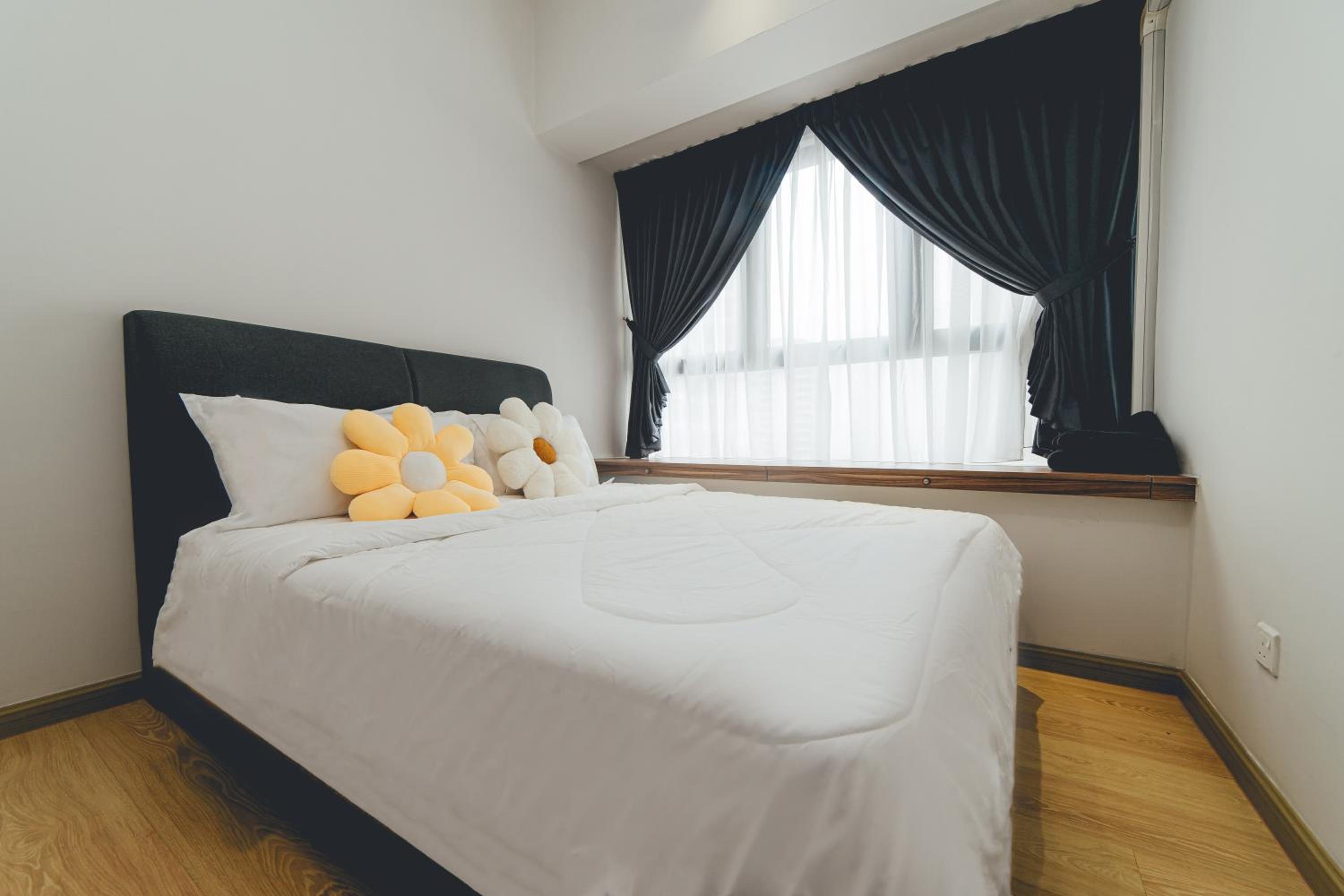 Tranquil Sea View Danga Bay 3BR 6pax by Our Stay
