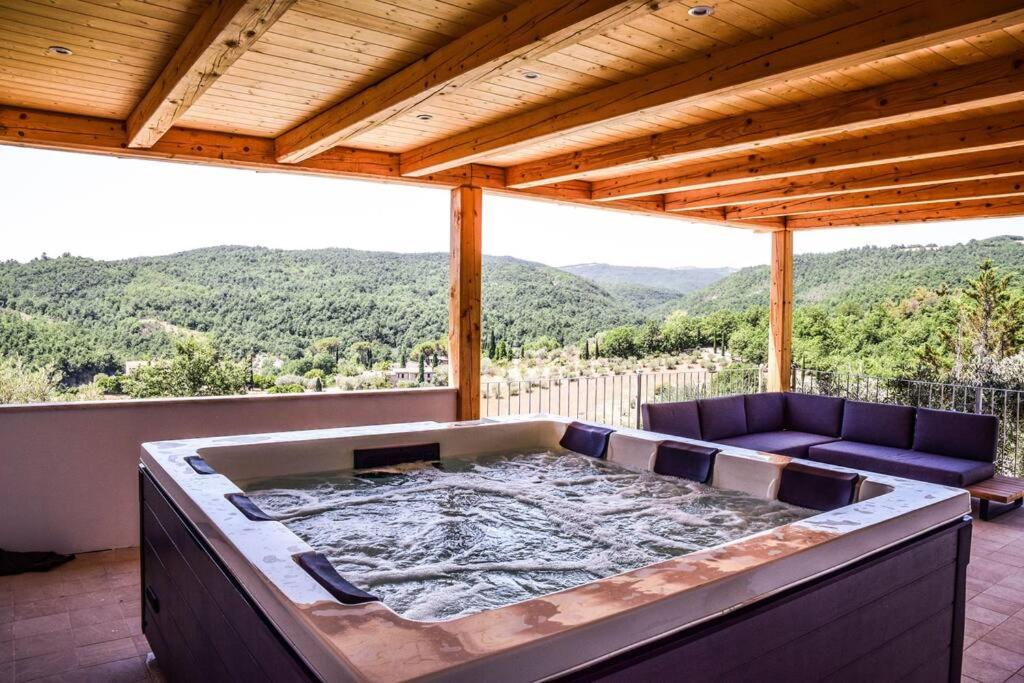 by Casamerina, San Venanzo villa with pool and hot tub view 4