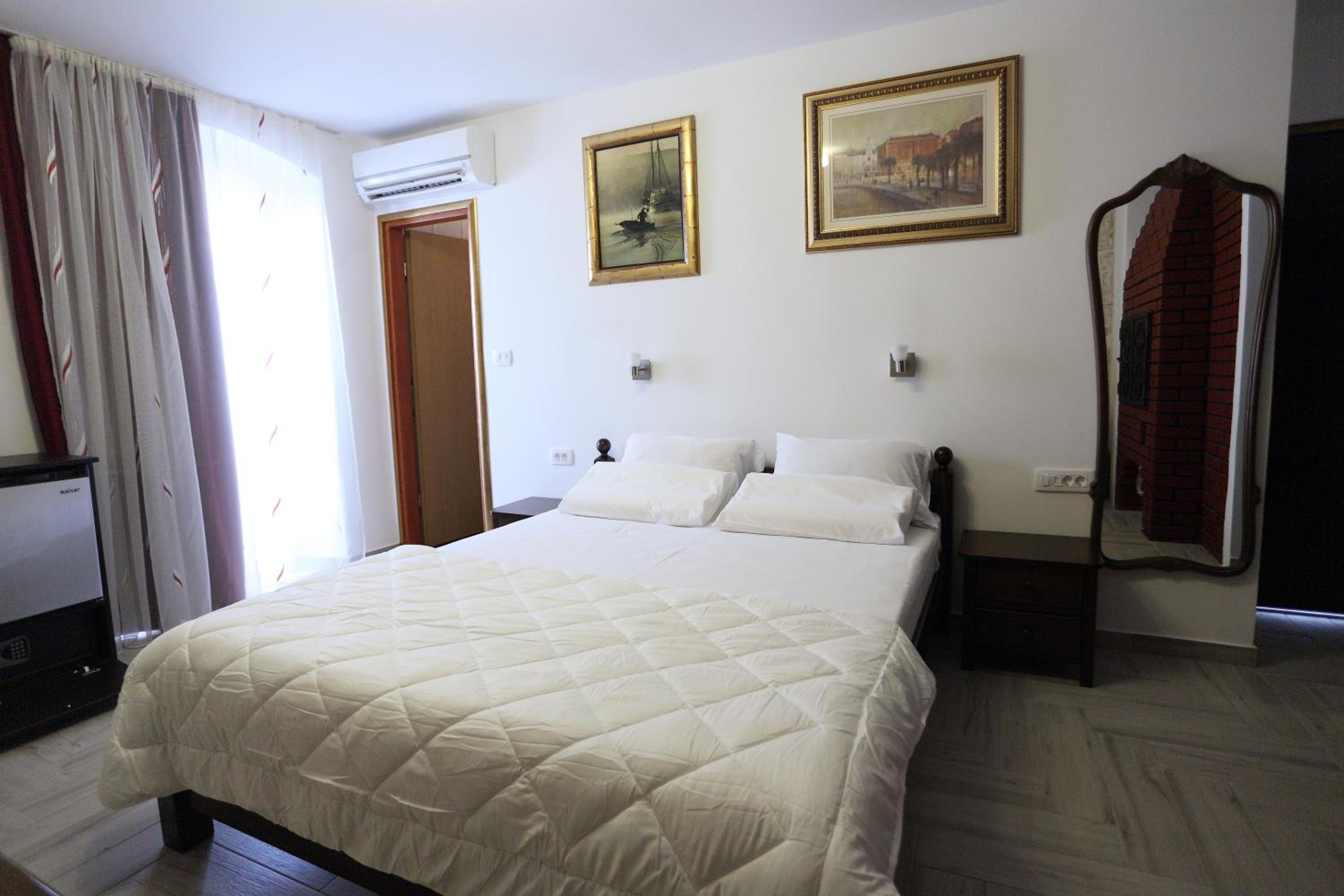 Golden Gate Dream Rooms