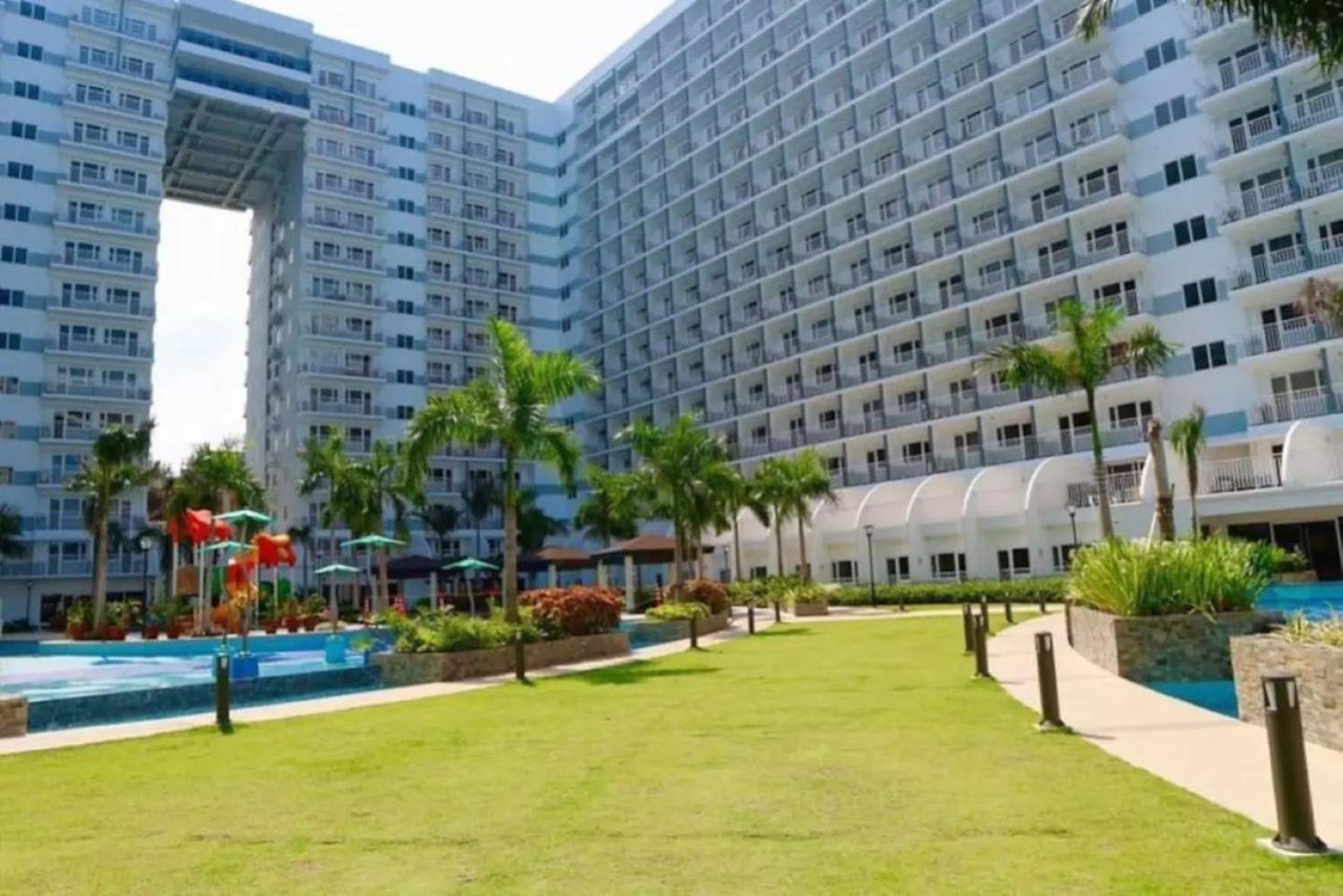 Homey Place at Shell Residences - MOA, Pasay City view 2