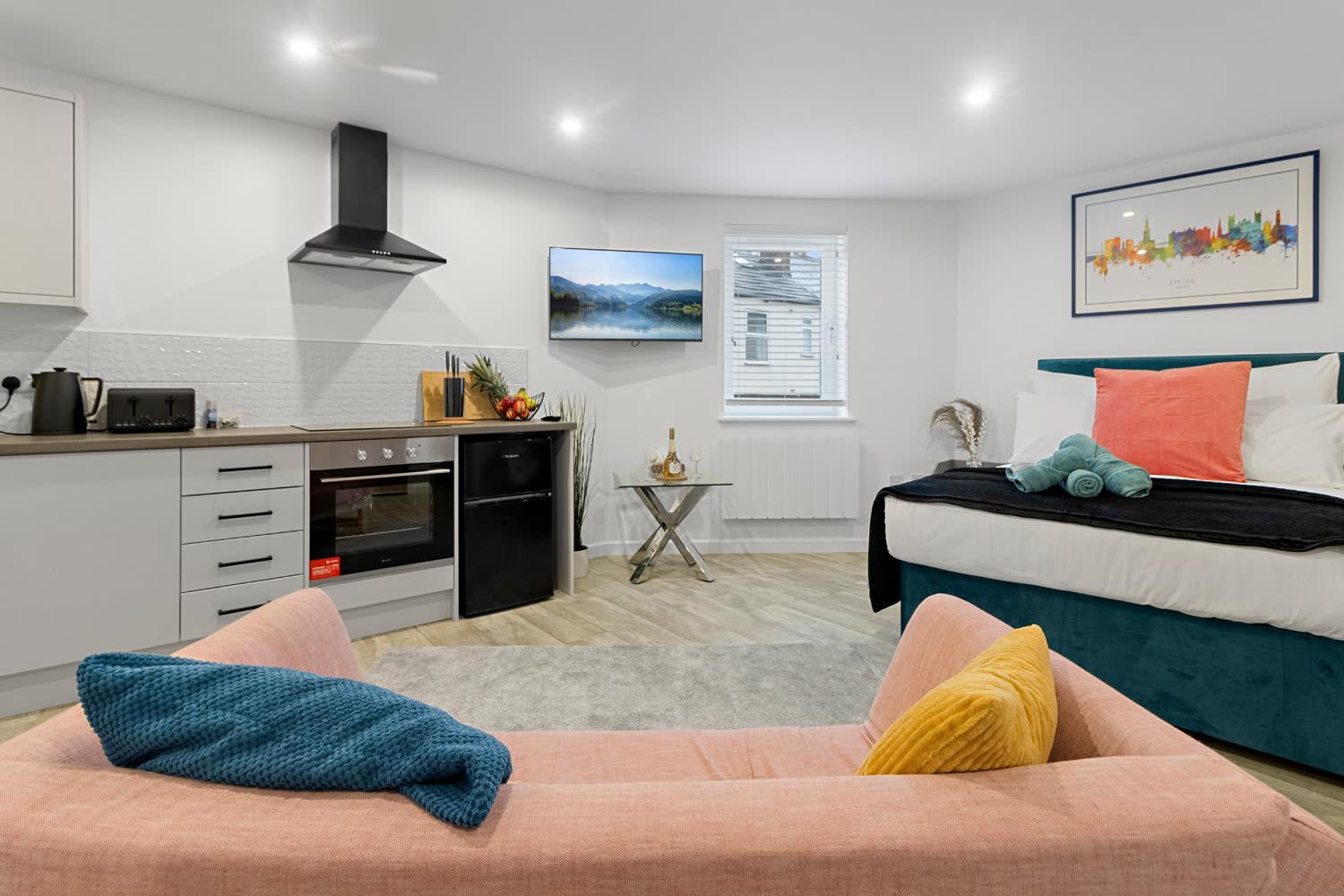 City Centre Studio Apartments - Riley Apartment - Short Stays UK Ltd view 2
