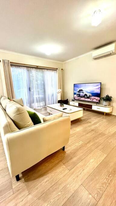 Stylish & Modern Townhouse in Canberra