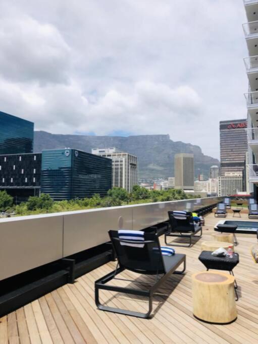 Luxury City Living - 1 Bedroom with balcony view 2