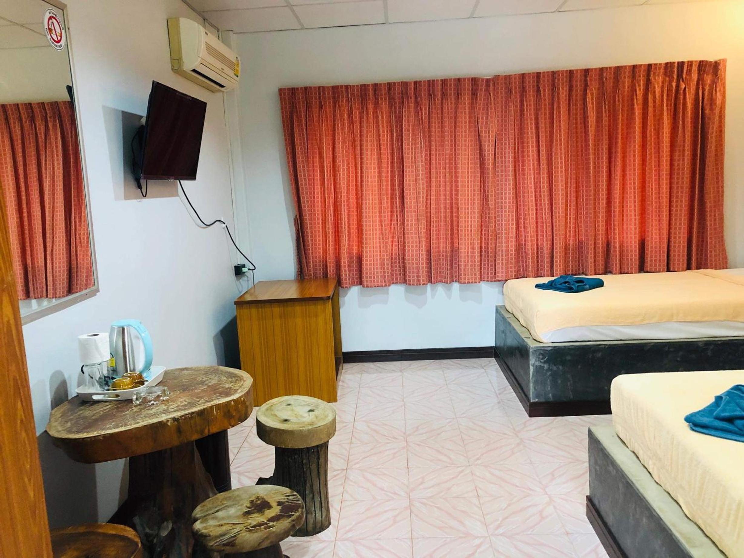 Lovely Lanta Resort