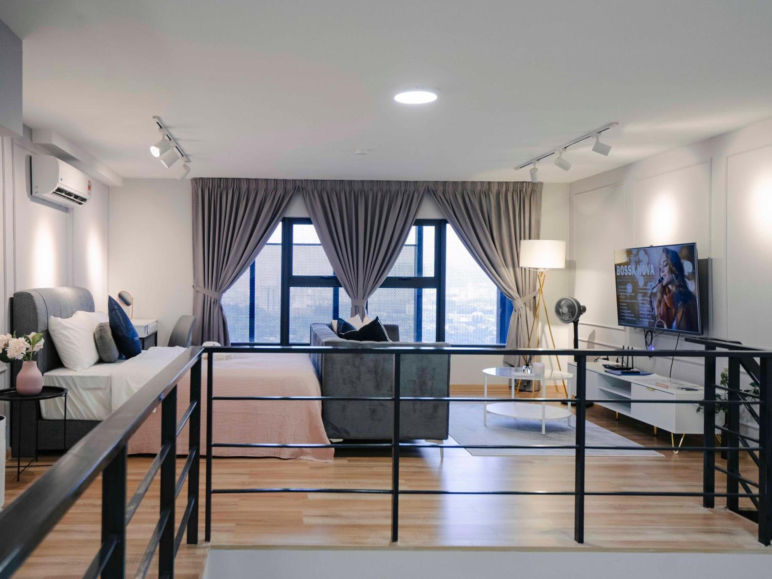 Arte Cheras Luxury Suites - Near TBS & MRT - Easy Access to TRX, Stadium -Bukit Jalil, KLCC- Free 1Parking