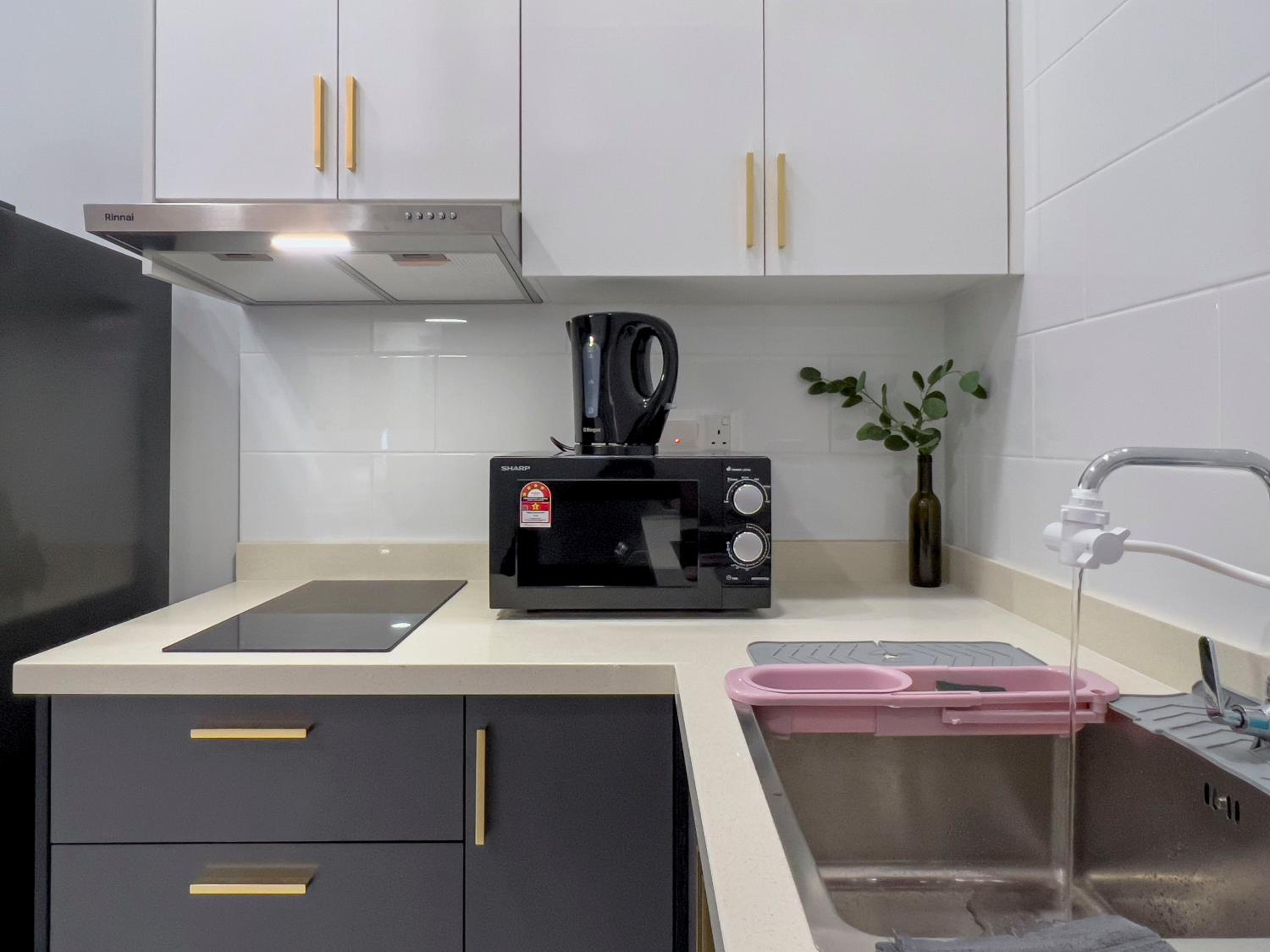 Arte Cheras Luxury Suites - Near TBS & MRT - Easy Access to TRX, Stadium -Bukit Jalil, KLCC- Free 1Parking