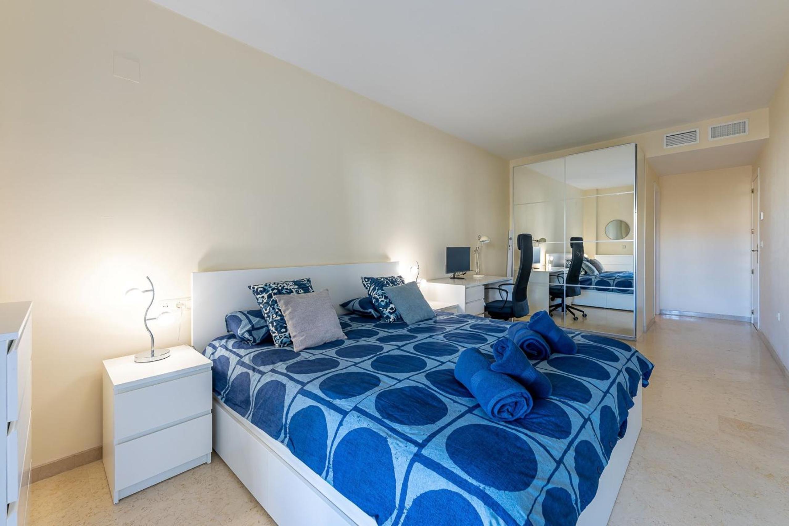 Green Hills Chic 3 Bed Apt Elviria, Marbella view 5