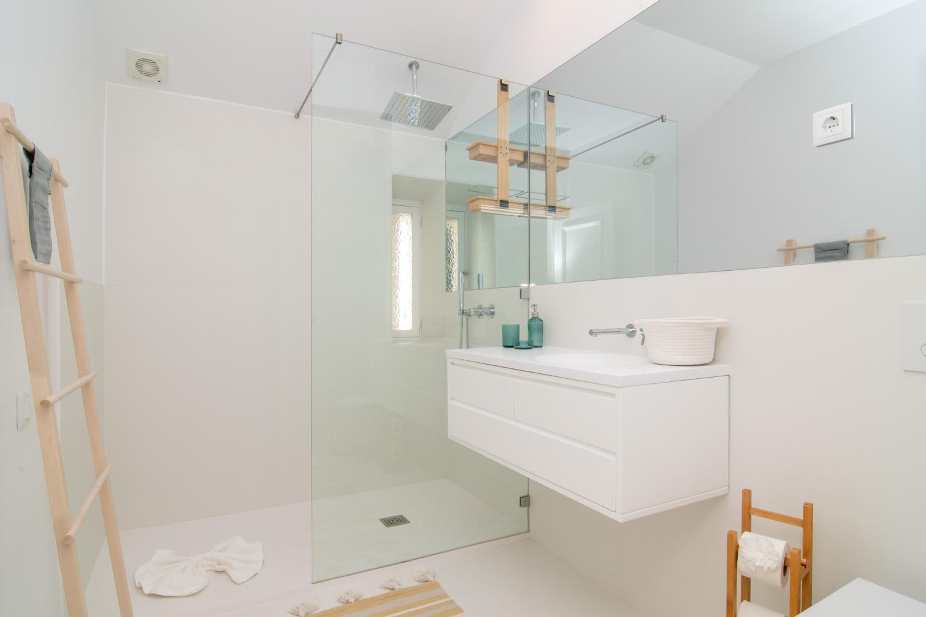 Chalet Maria da Assunção en Estoril — bathroom