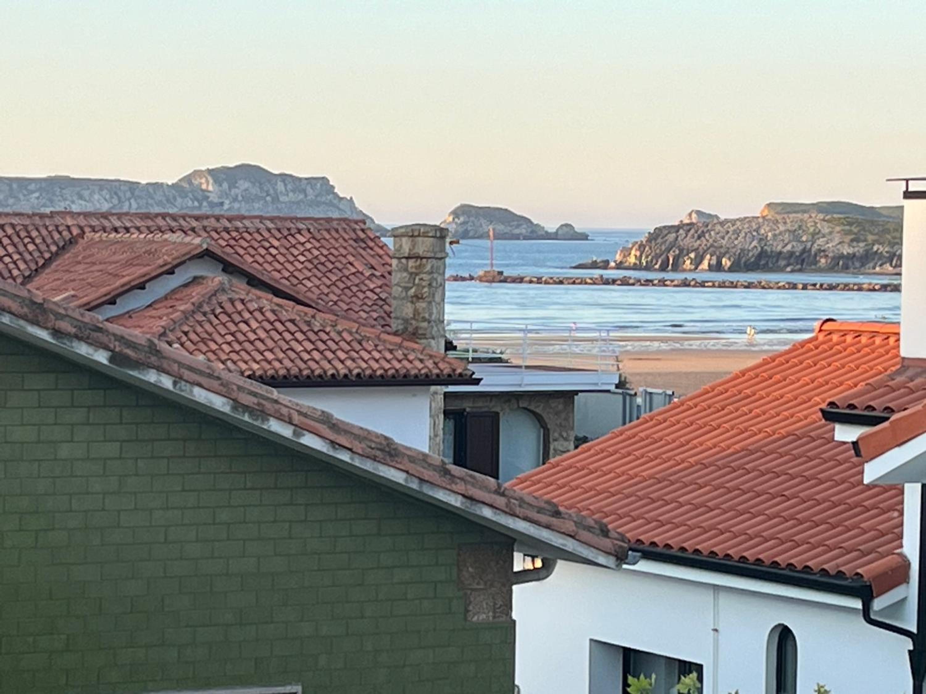 Apartamento reformado junto a la playa