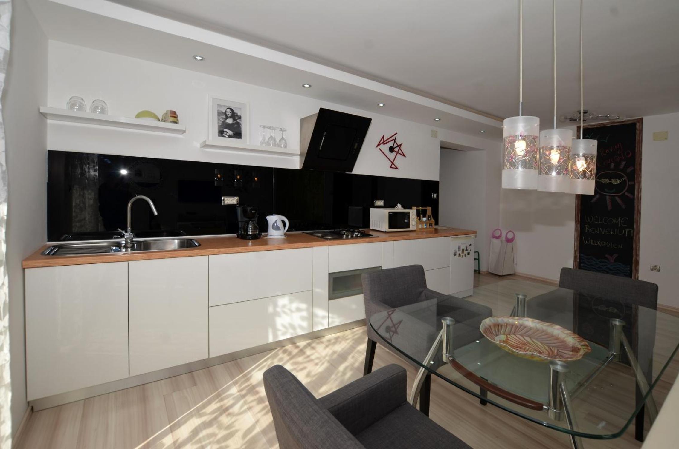 Heisenberg Deluxe studio Apartment view 2