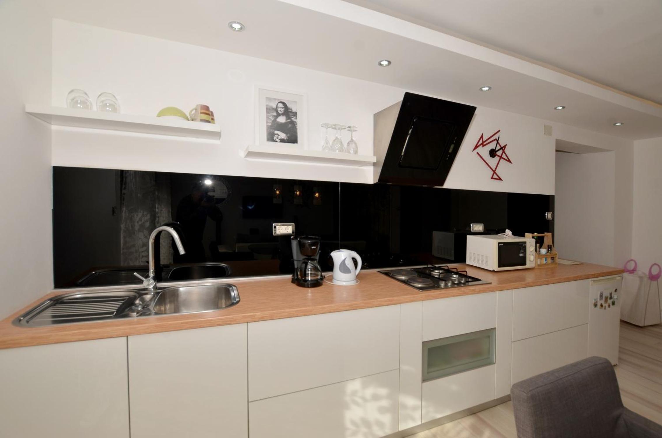 Heisenberg Deluxe studio Apartment view 5