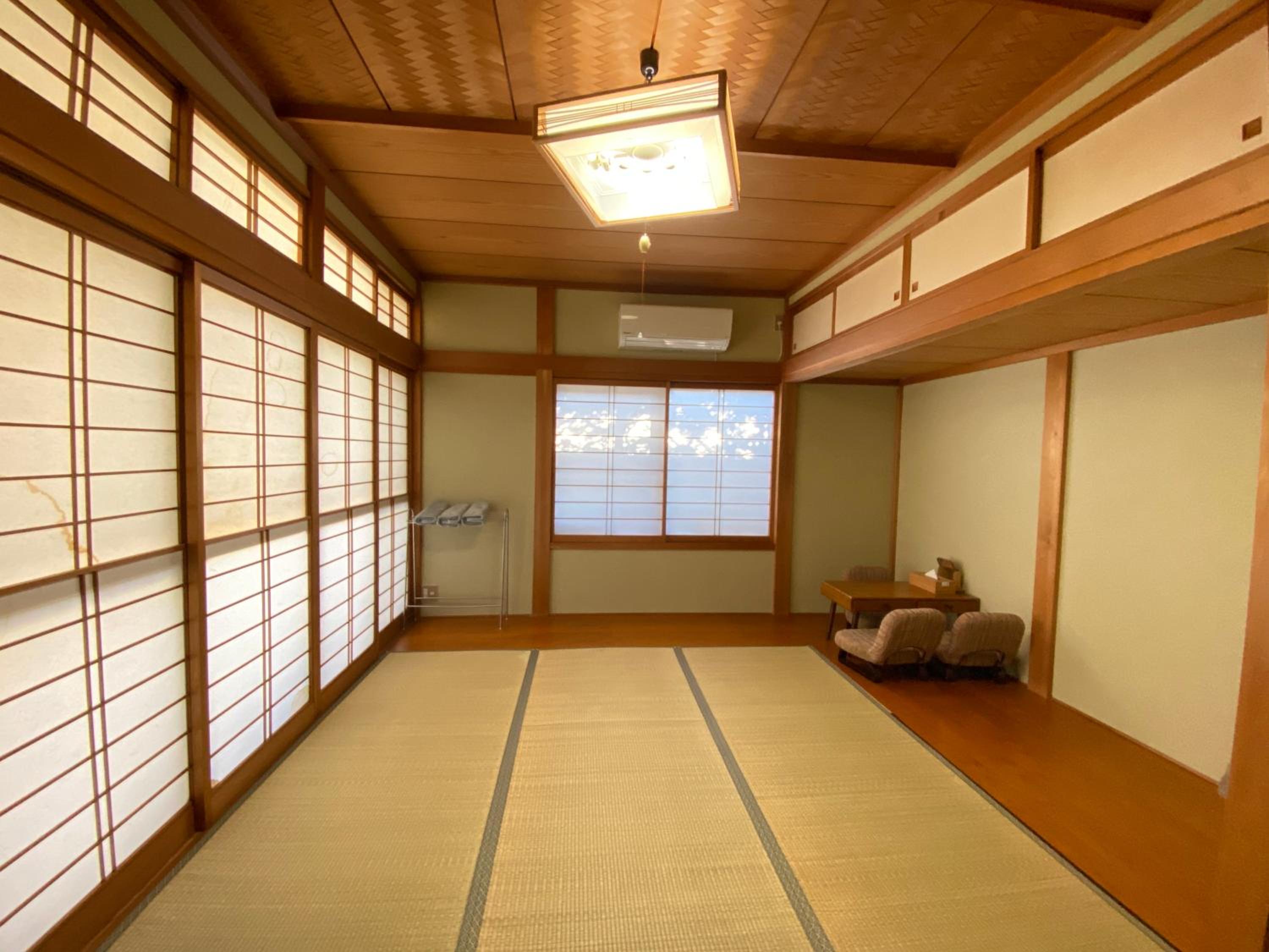 Guesthouse Takayama Hanzansha view 3