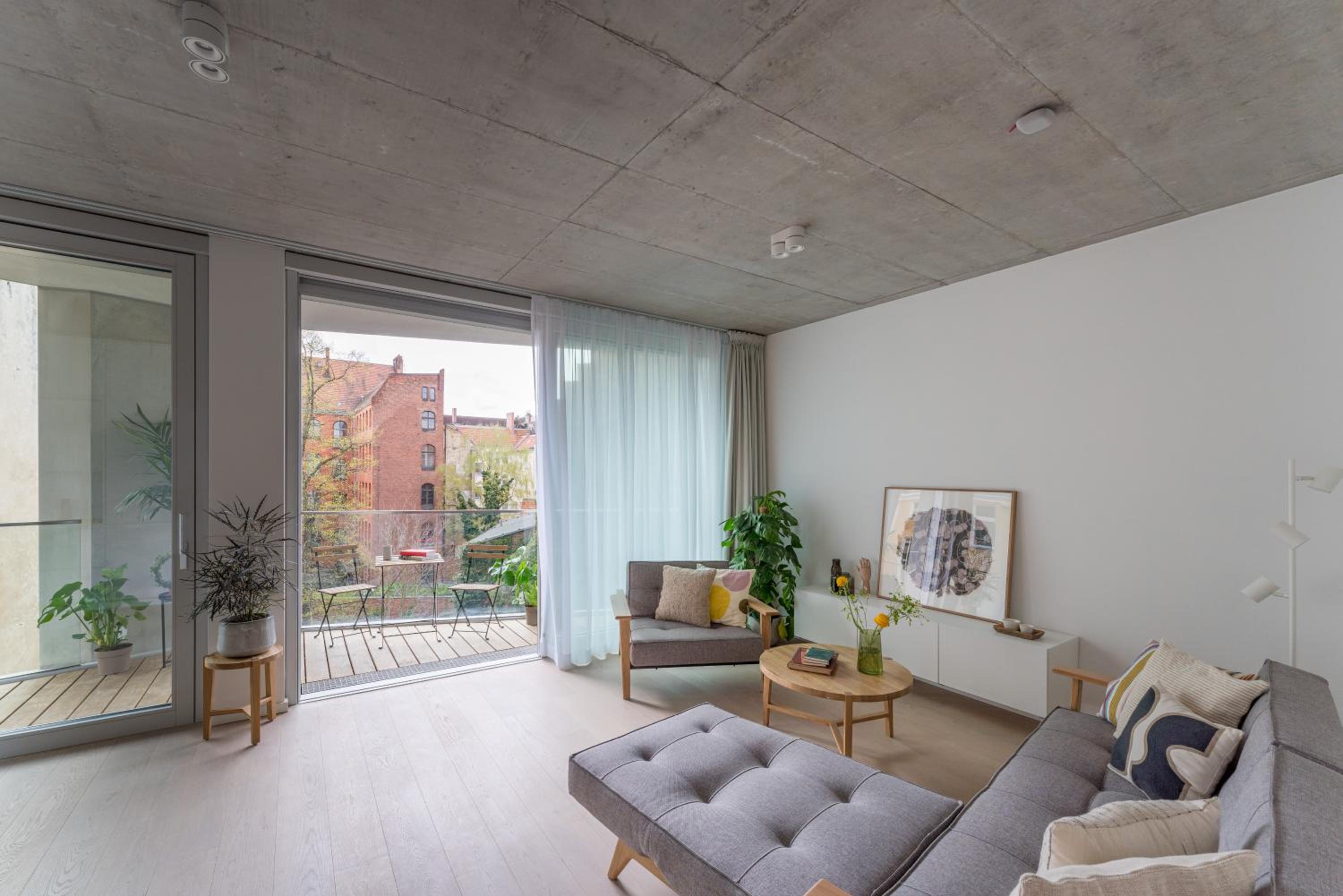 Carlotta Apartments