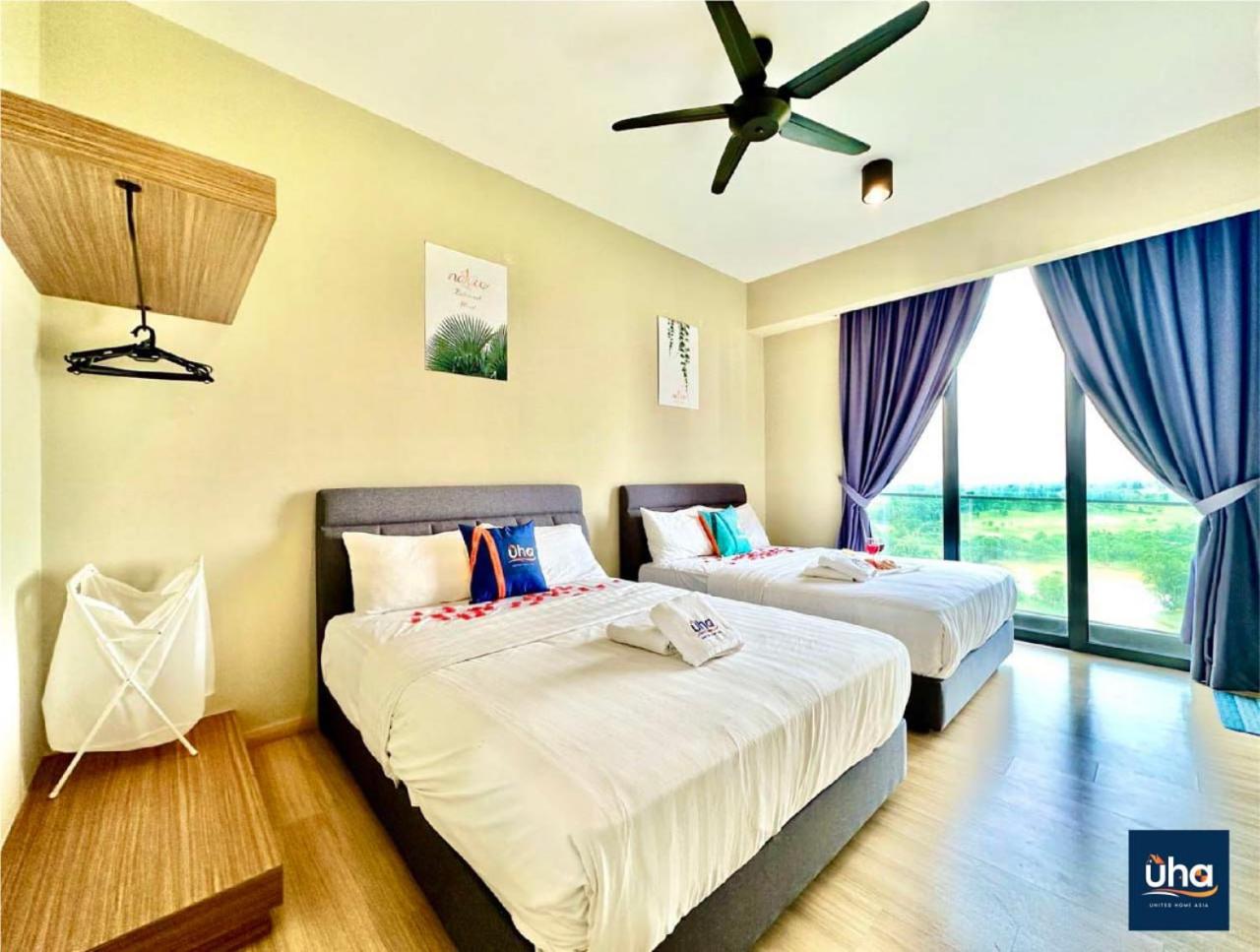 Cube 8 Teens Taman Mount Austin Apartment by UHA