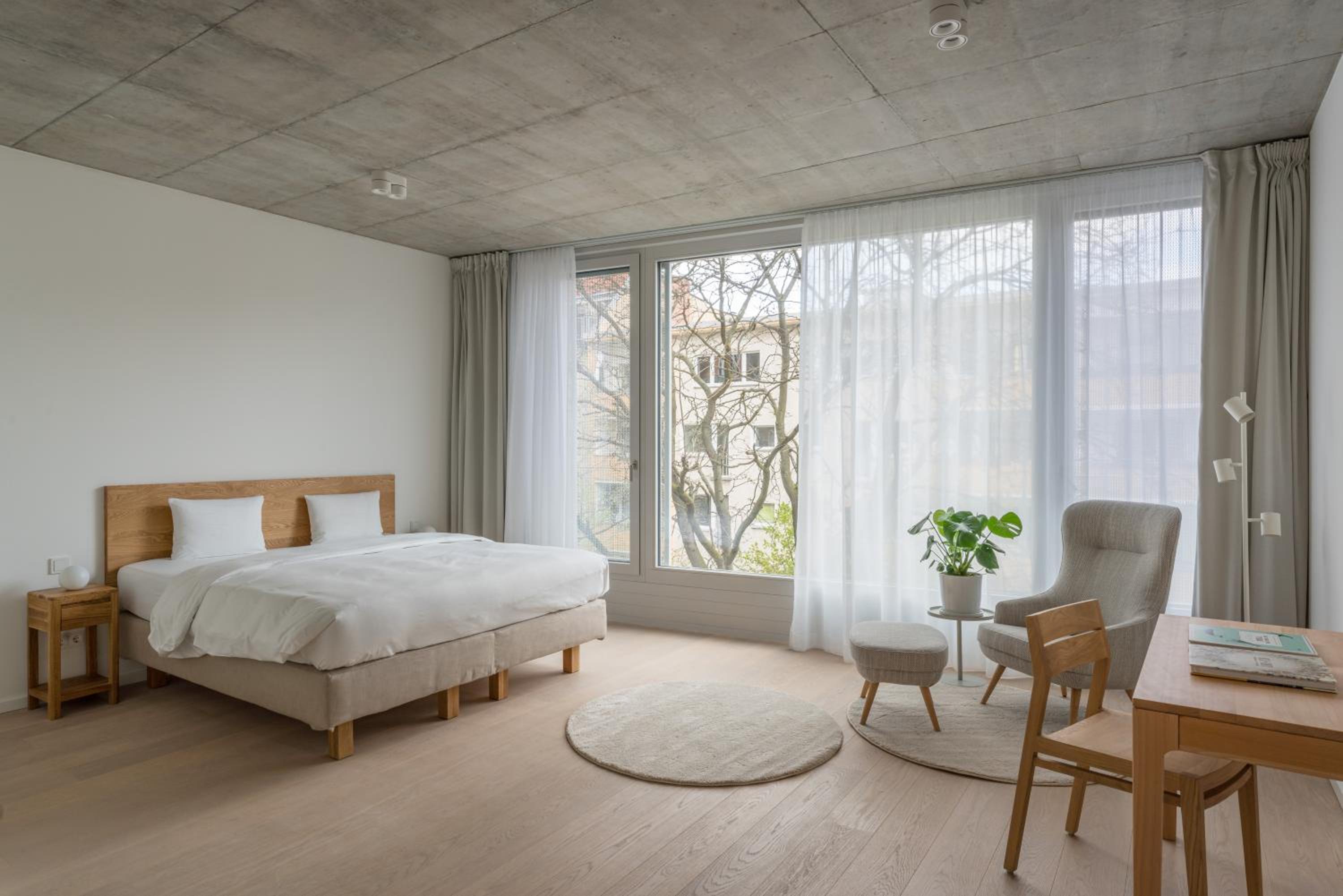 Carlotta Apartments