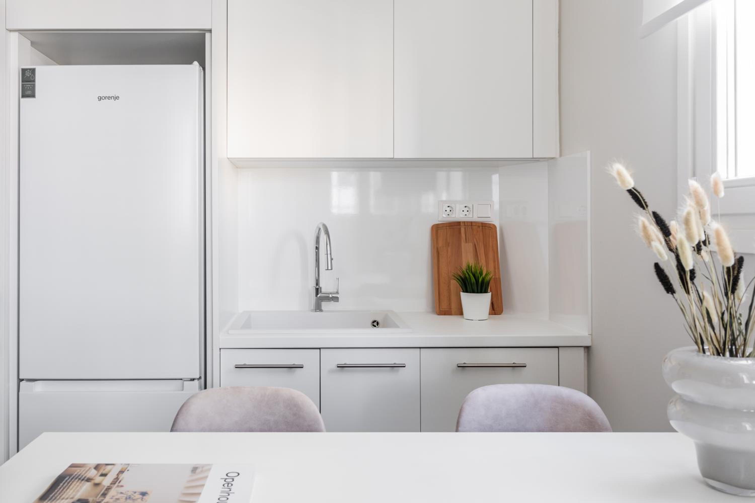 Elysian Apartments in Plaka by UPSTREET