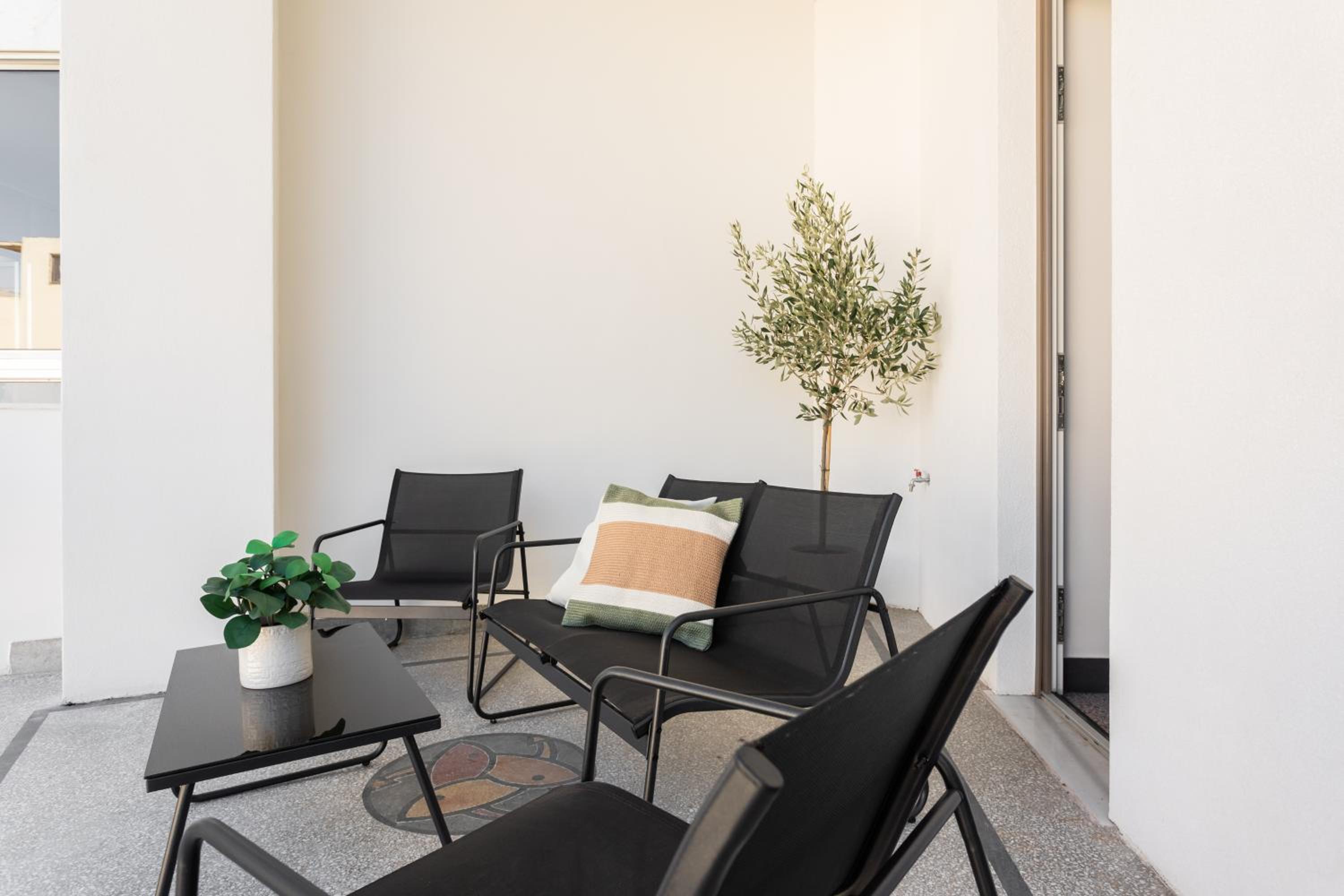 Elysian Apartments in Plaka by UPSTREET