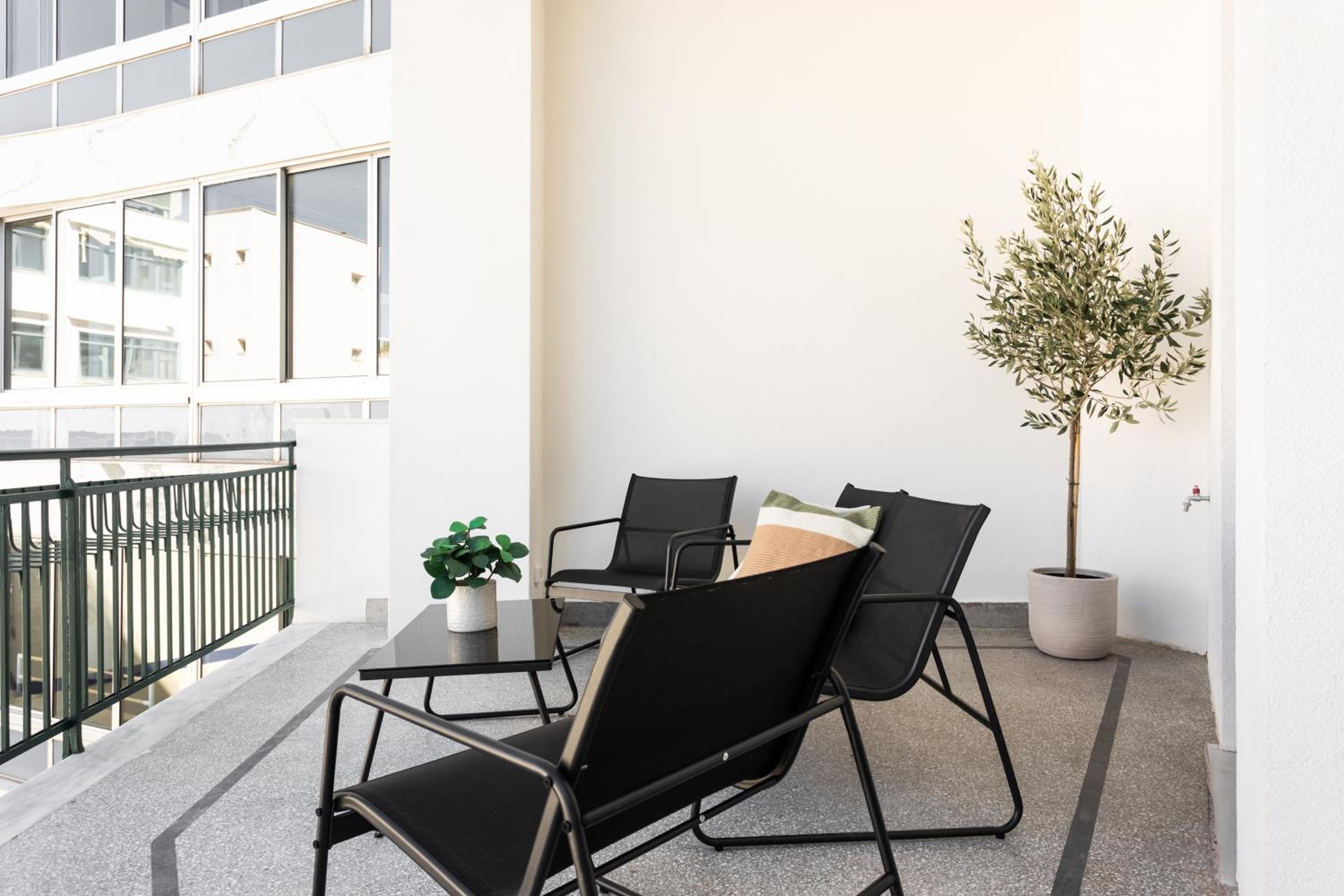 Elysian Apartments in Plaka by UPSTREET