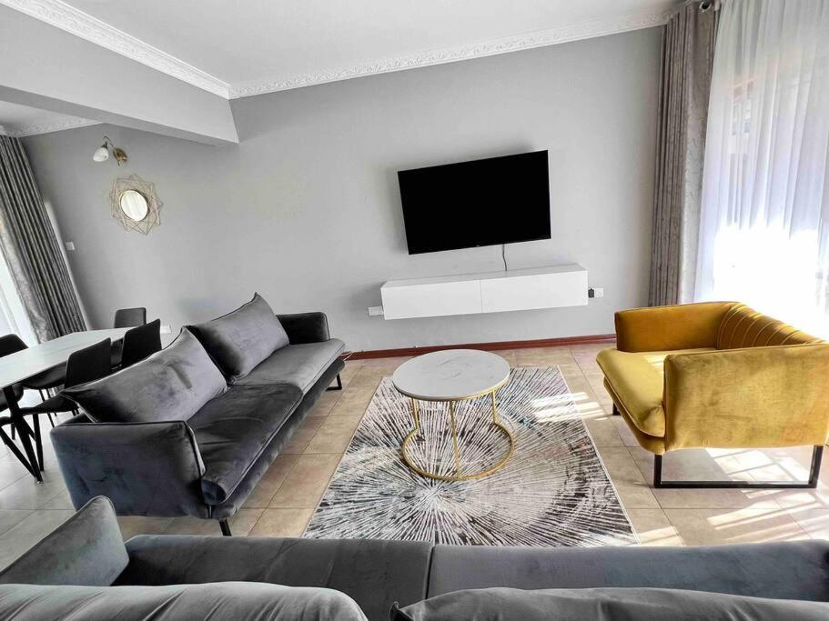 Modern Ibex Hill Apartment. view 3