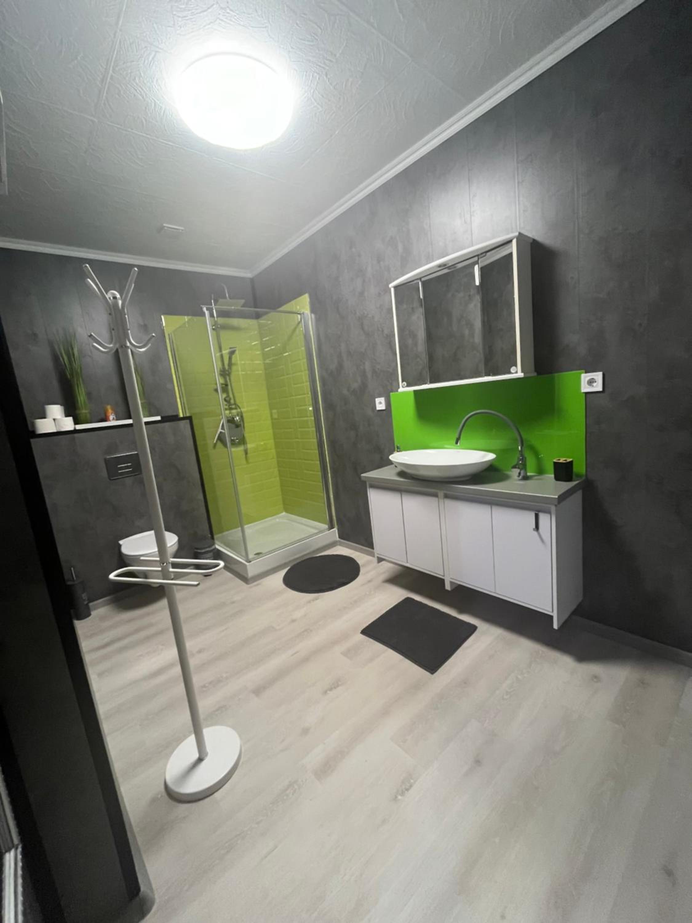 Photo 12