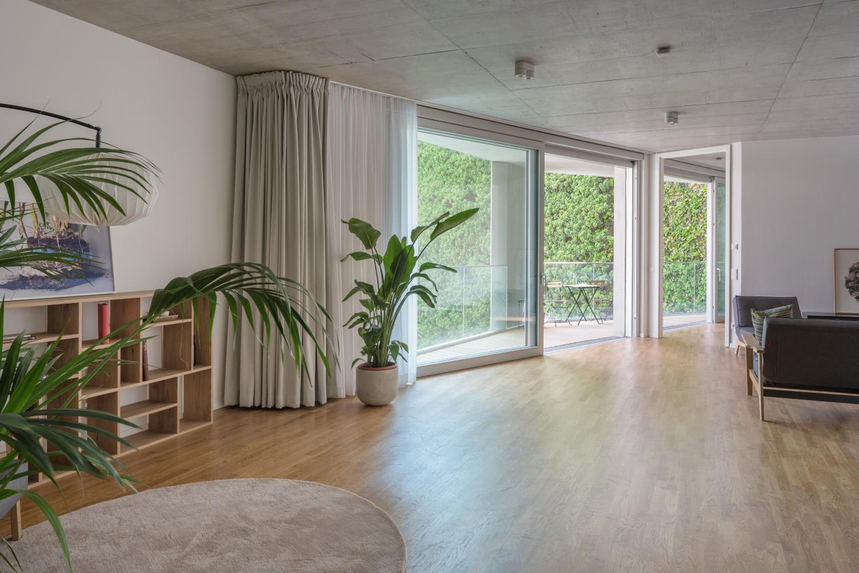 Carlotta Apartments