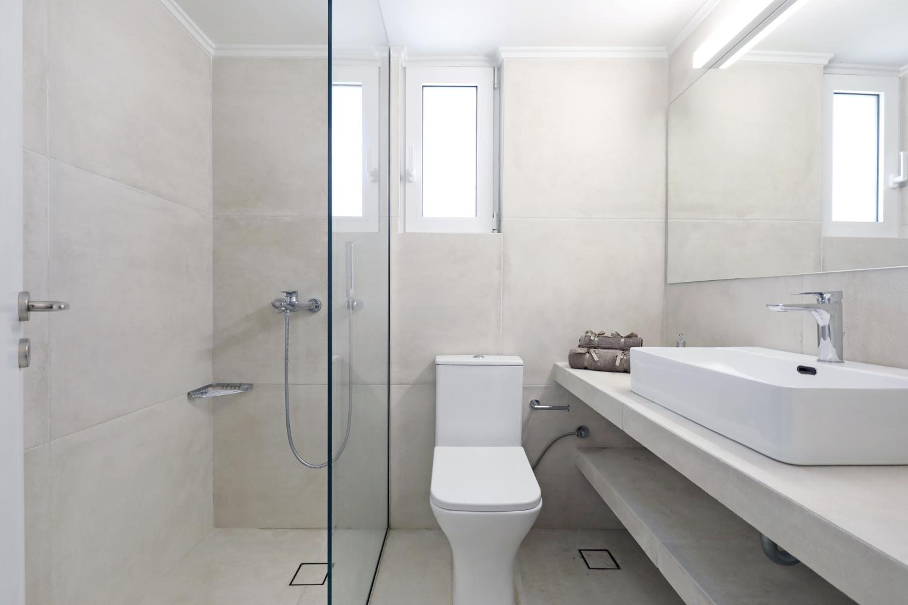 Elegant Living - Greecing