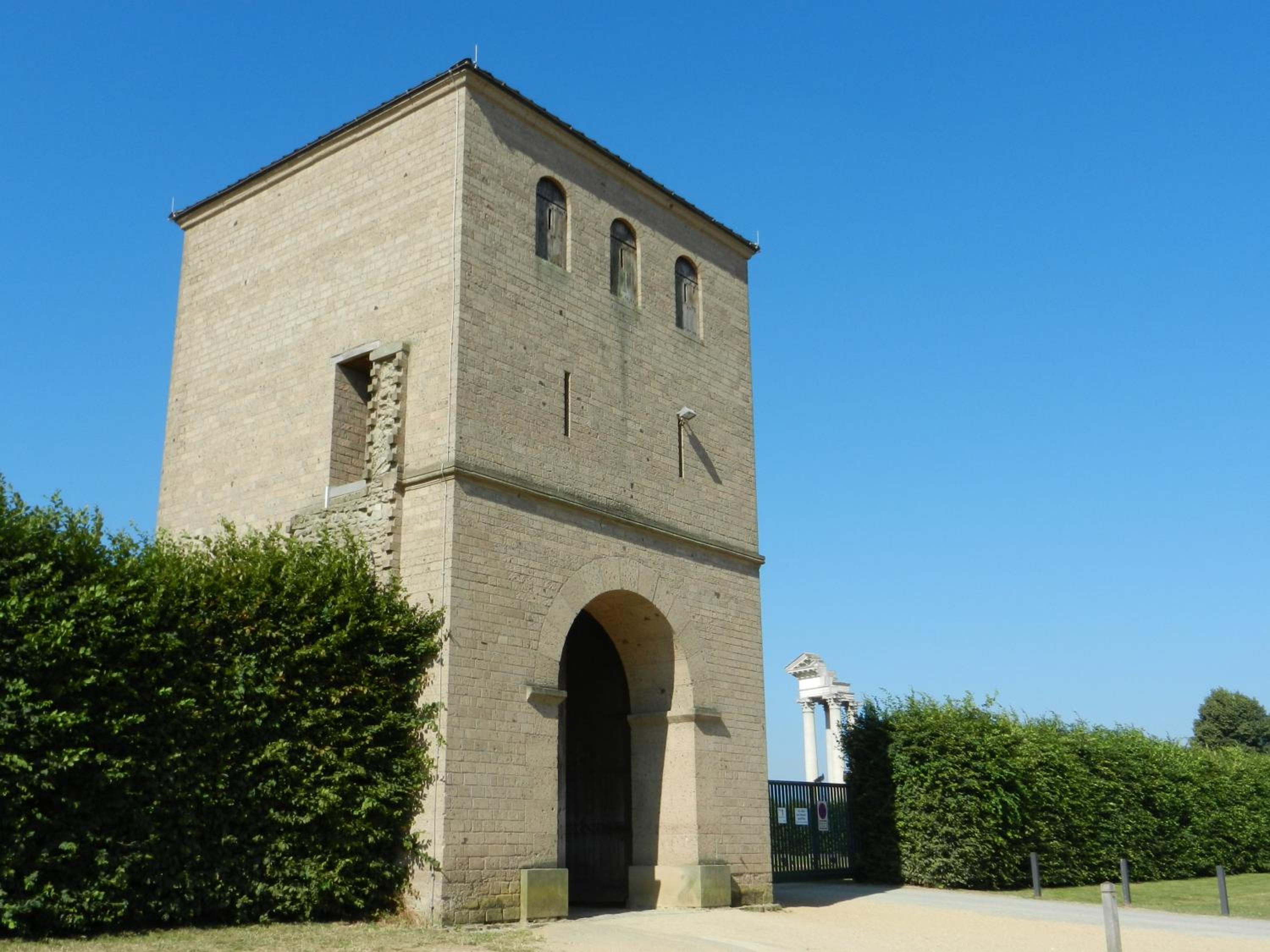 Photo 18